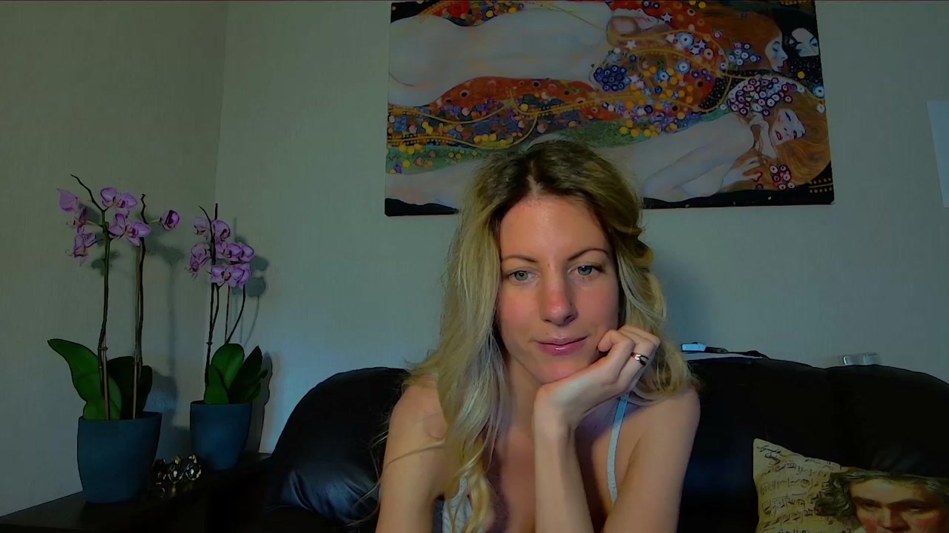 Gallery image thumbnail from Helenadoll's myfreecams stream on, 04/22/2025, 15:05 image 7 of 20