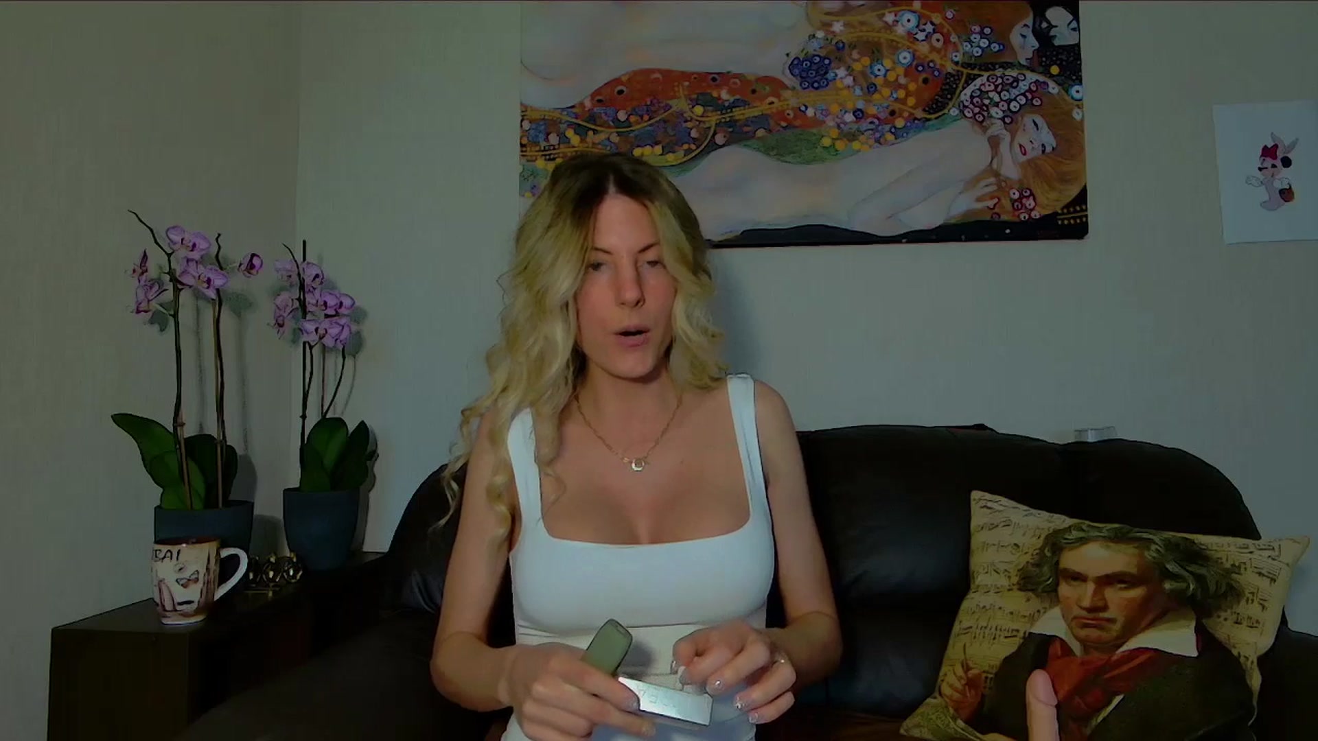 Gallery image thumbnail from Helenadoll's myfreecams stream on, 04/26/2025, 12:34 image 14 of 20