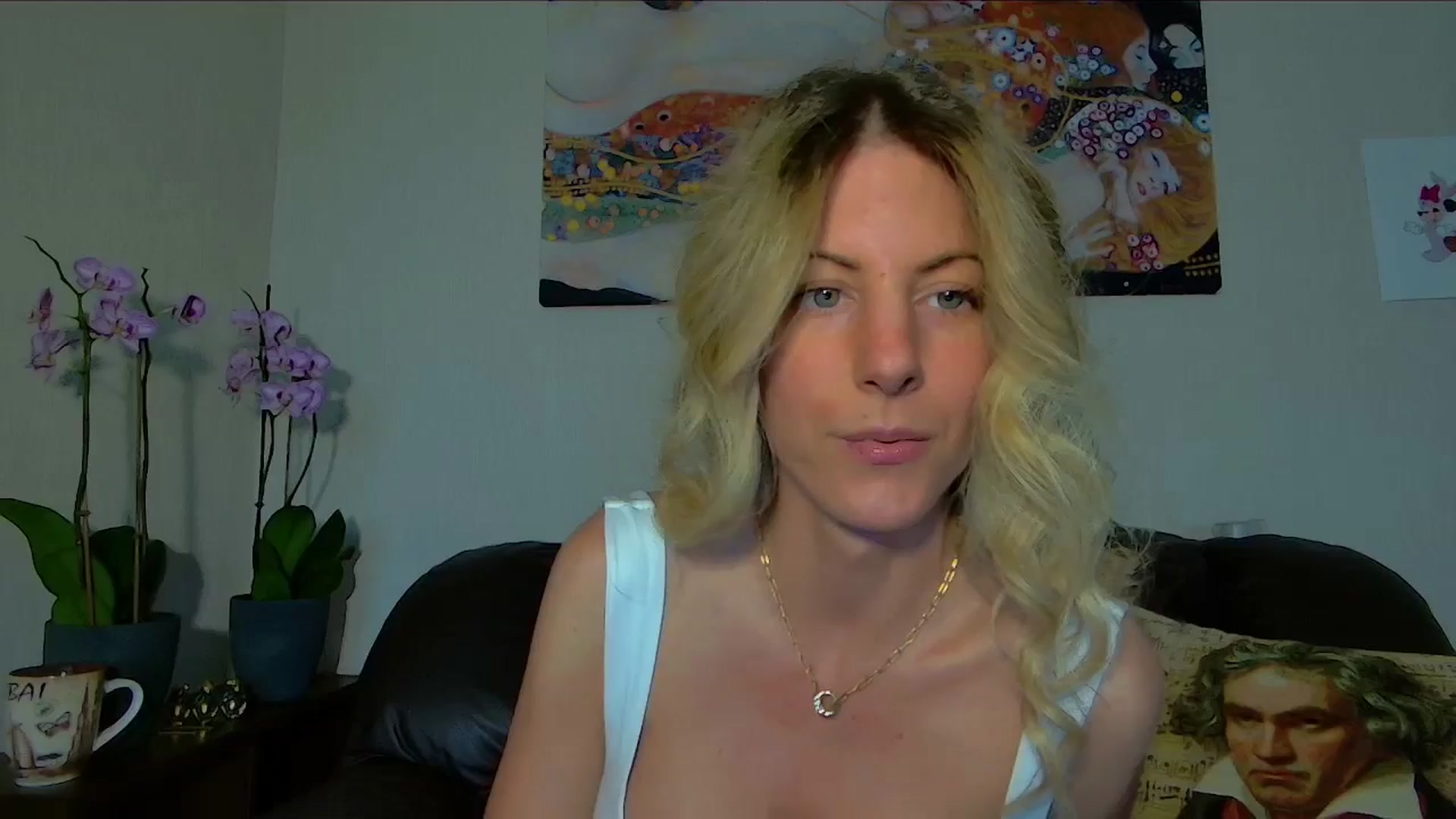 Gallery image thumbnail from Helenadoll's myfreecams stream on, 04/26/2025, 12:34 image 1 of 20