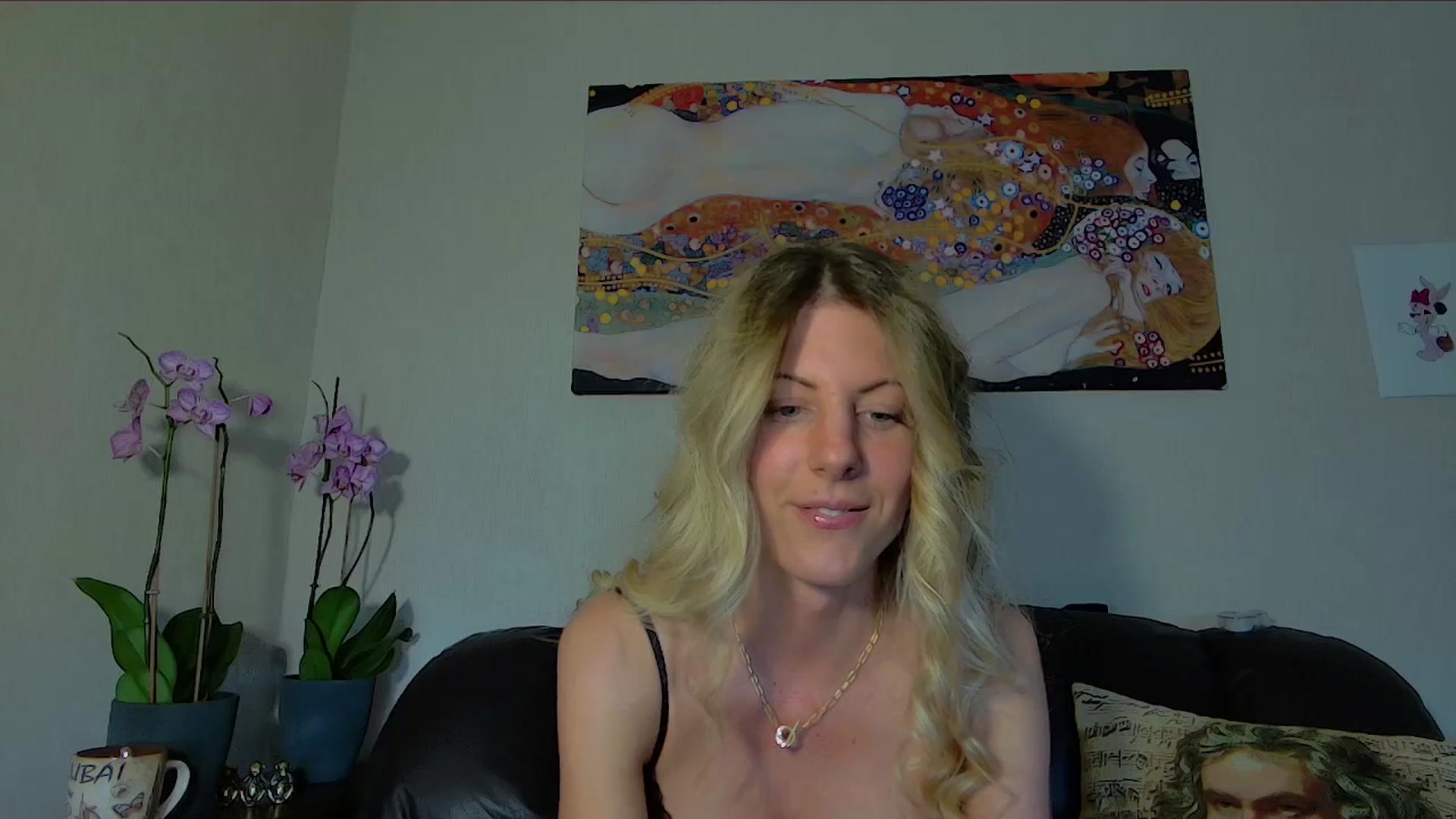 Gallery image thumbnail from Helenadoll's myfreecams stream on, 04/29/2025, 14:14 image 6 of 20