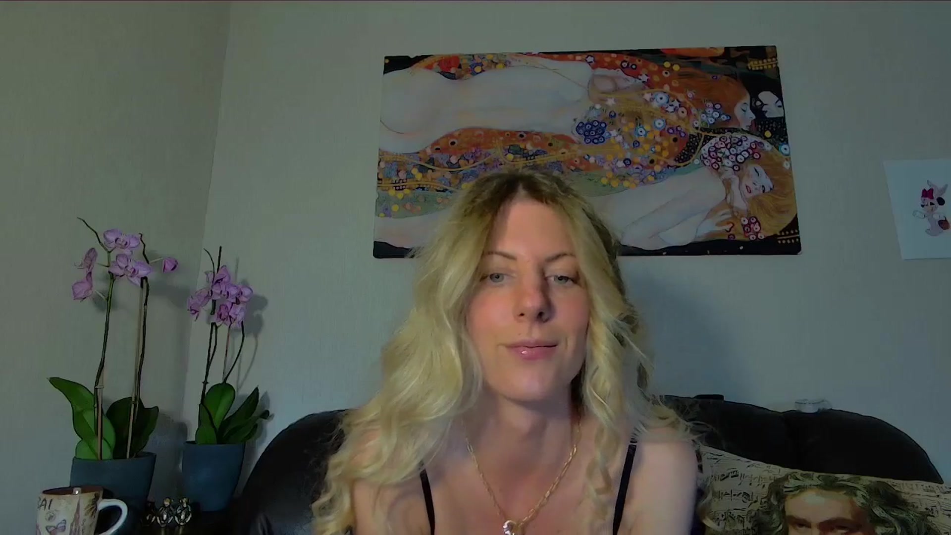 Gallery image thumbnail from Helenadoll's myfreecams stream on, 04/29/2025, 14:14 image 5 of 20