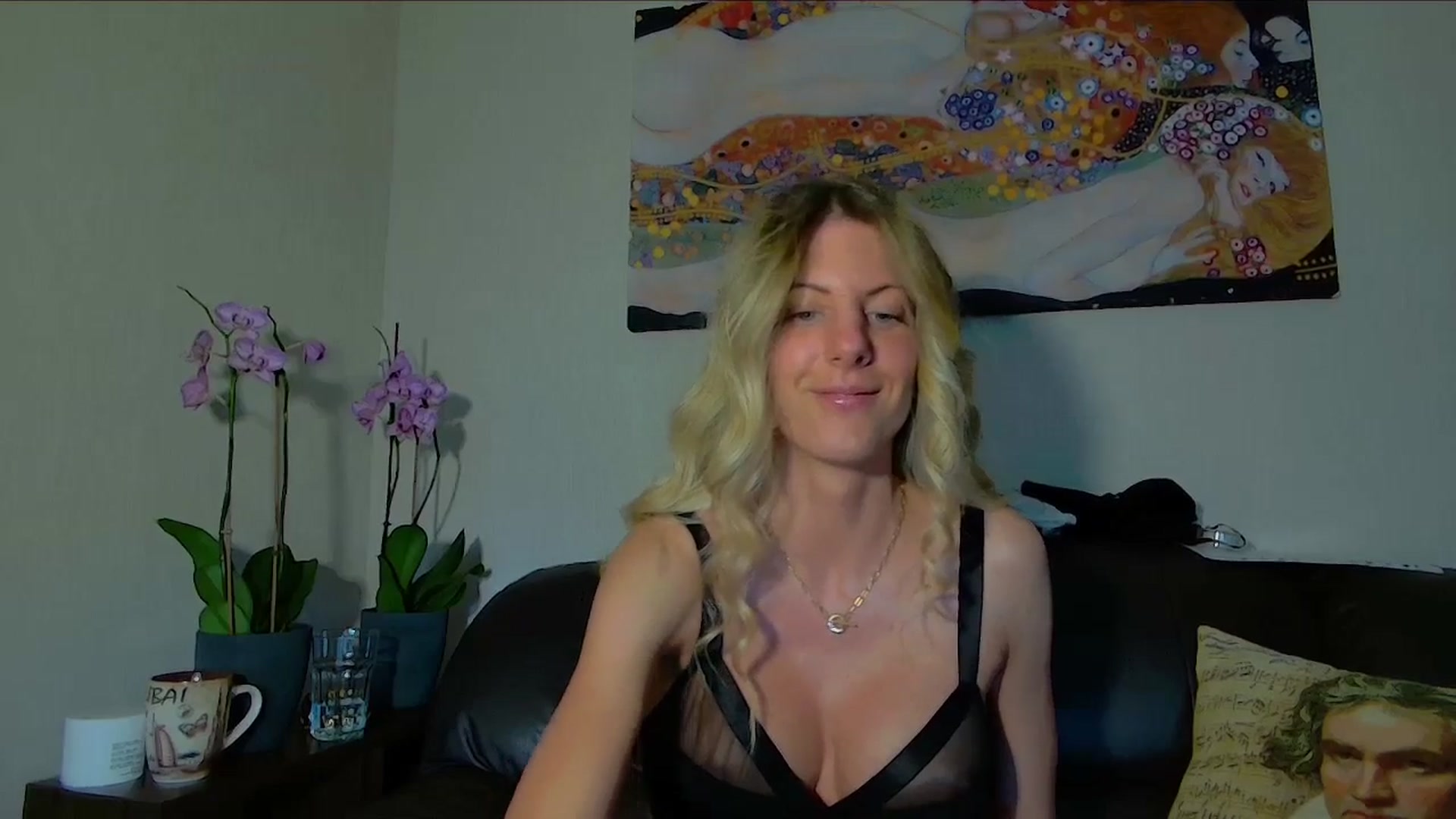 Gallery image thumbnail from Helenadoll's myfreecams stream on, 04/29/2025, 16:04 image 2 of 20