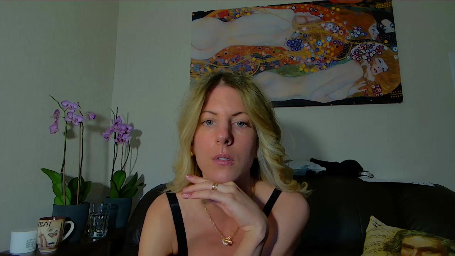Gallery image thumbnail from Helenadoll's myfreecams stream on, 04/29/2025, 17:33 image 17 of 20