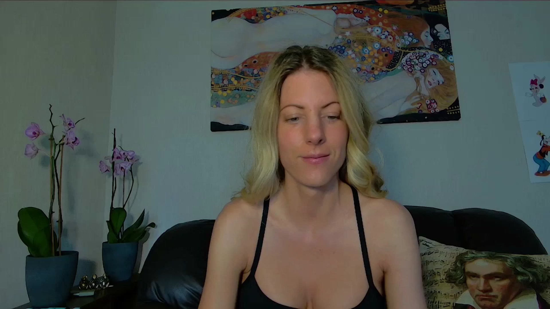 Gallery image thumbnail from Helenadoll's myfreecams stream on, 05/01/2025, 12:37 image 1 of 20