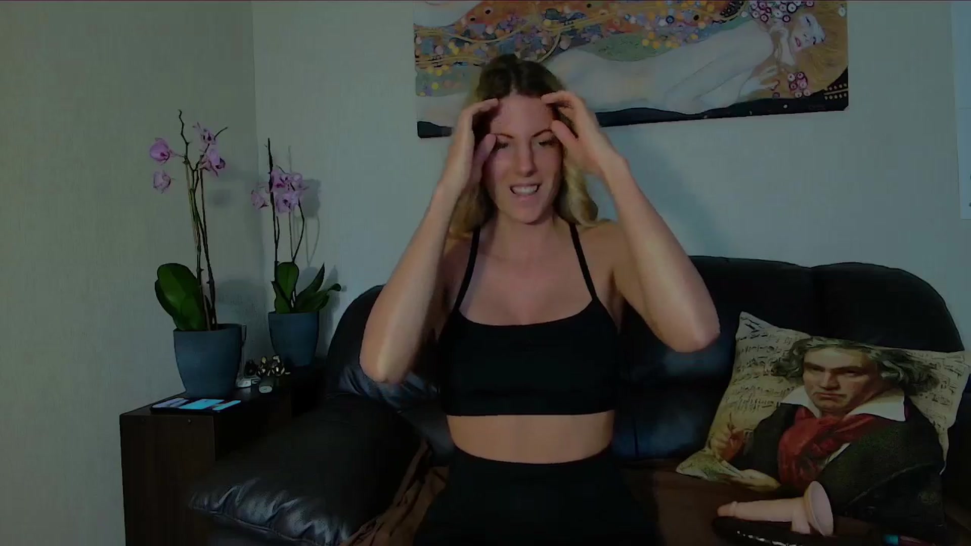 Gallery image thumbnail from Helenadoll's myfreecams stream on, 05/01/2025, 12:37 image 18 of 20