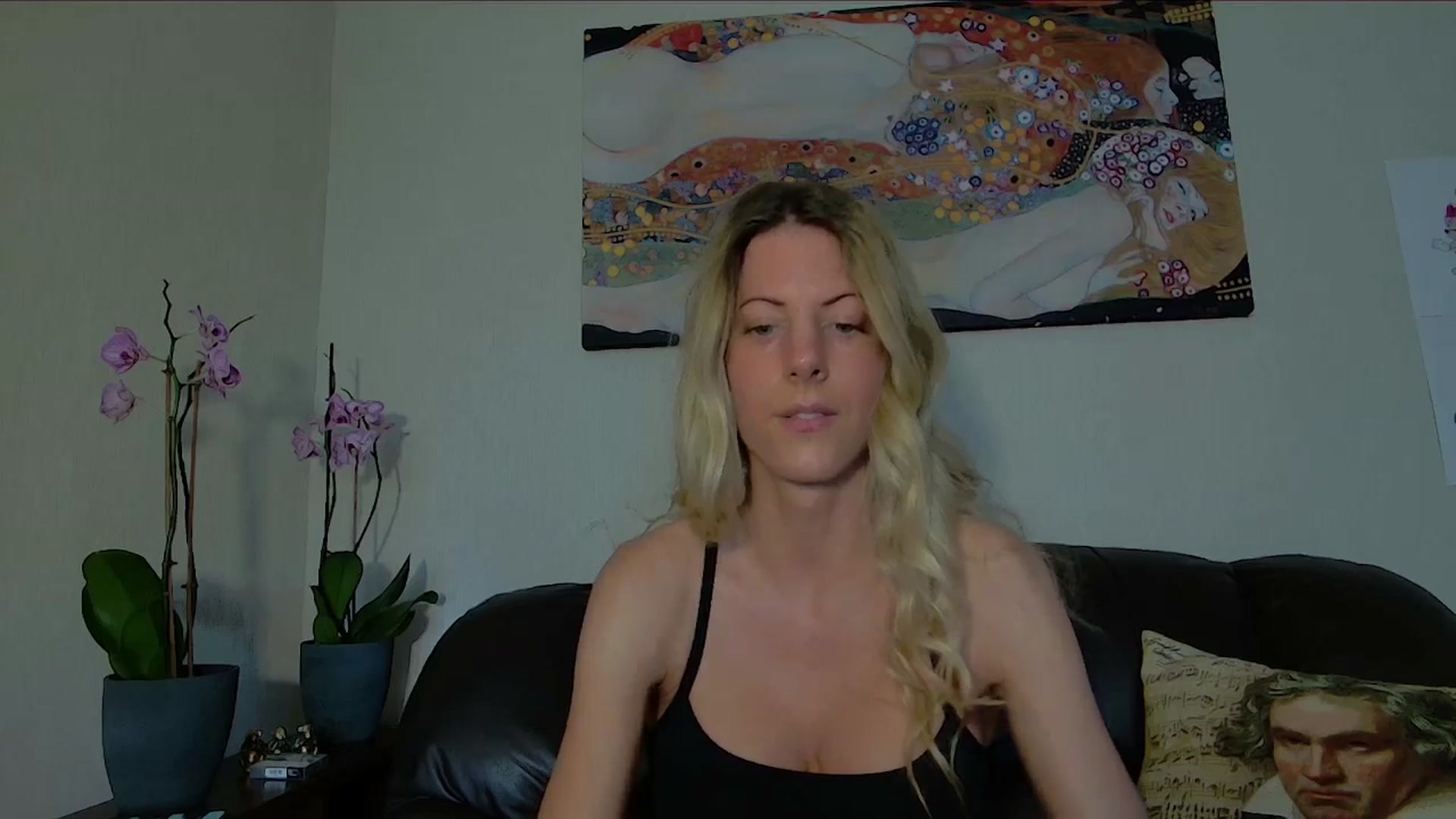 Gallery image thumbnail from Helenadoll's myfreecams stream on, 05/01/2025, 12:37 image 5 of 20