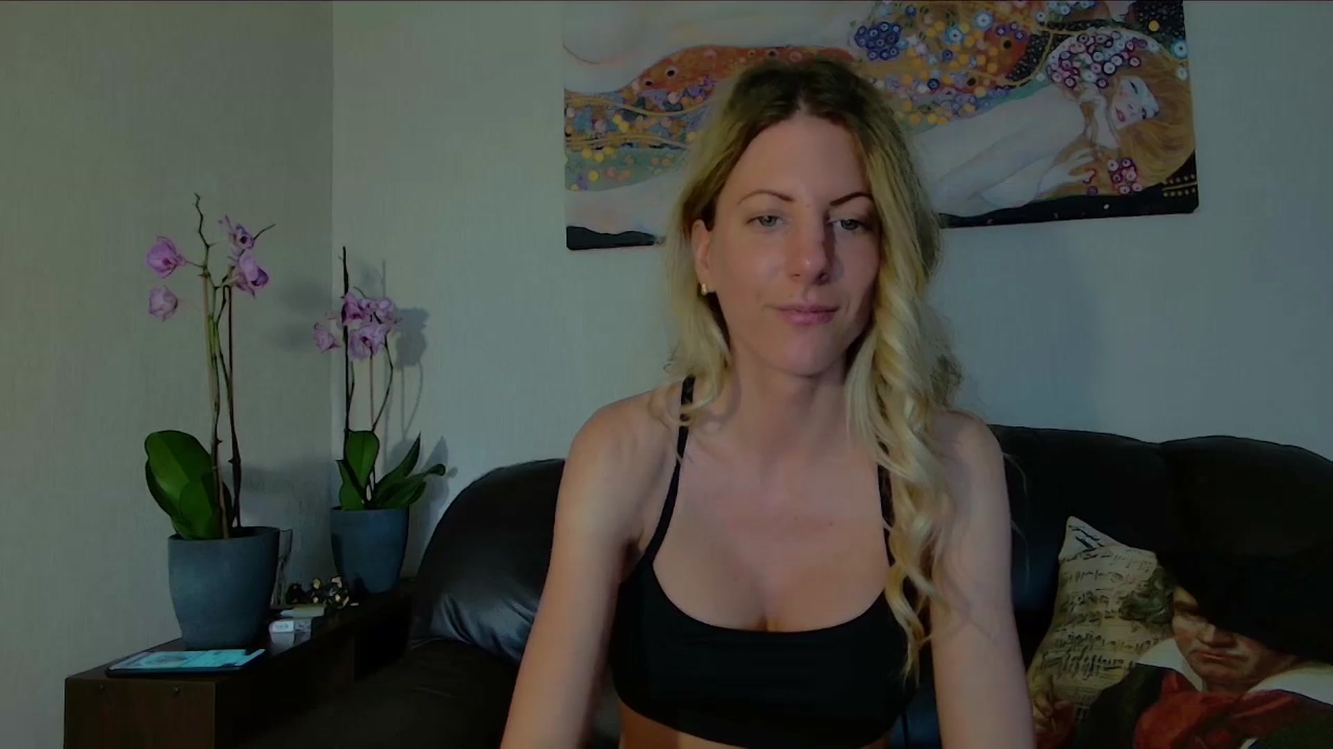 Gallery image thumbnail from Helenadoll's myfreecams stream on, 05/01/2025, 13:23 image 10 of 20