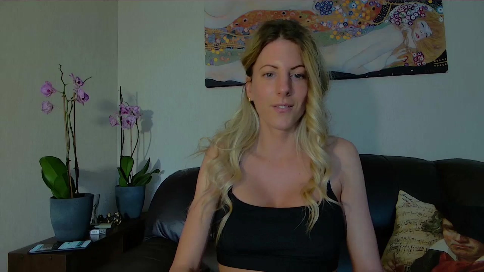 Gallery image thumbnail from Helenadoll's myfreecams stream on, 05/01/2025, 13:23 image 12 of 20