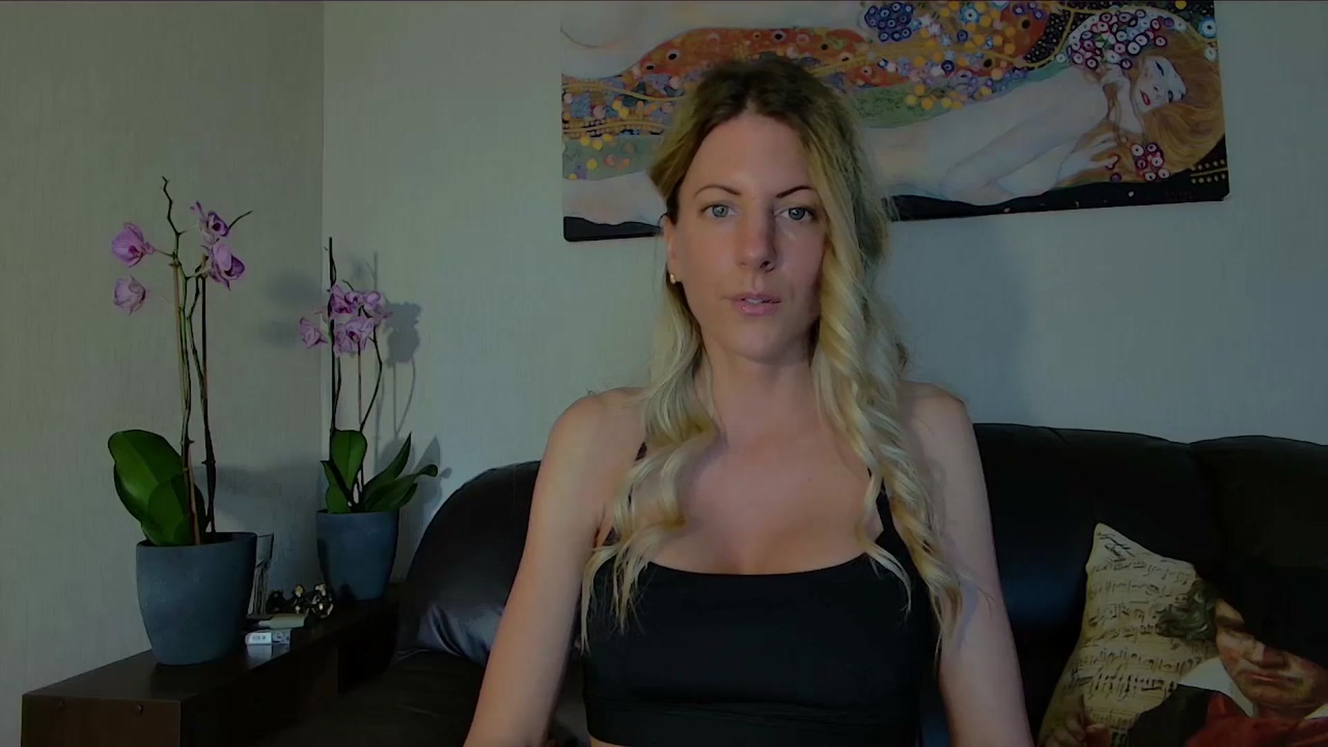 Gallery image thumbnail from Helenadoll's myfreecams stream on, 05/01/2025, 13:23 image 19 of 20