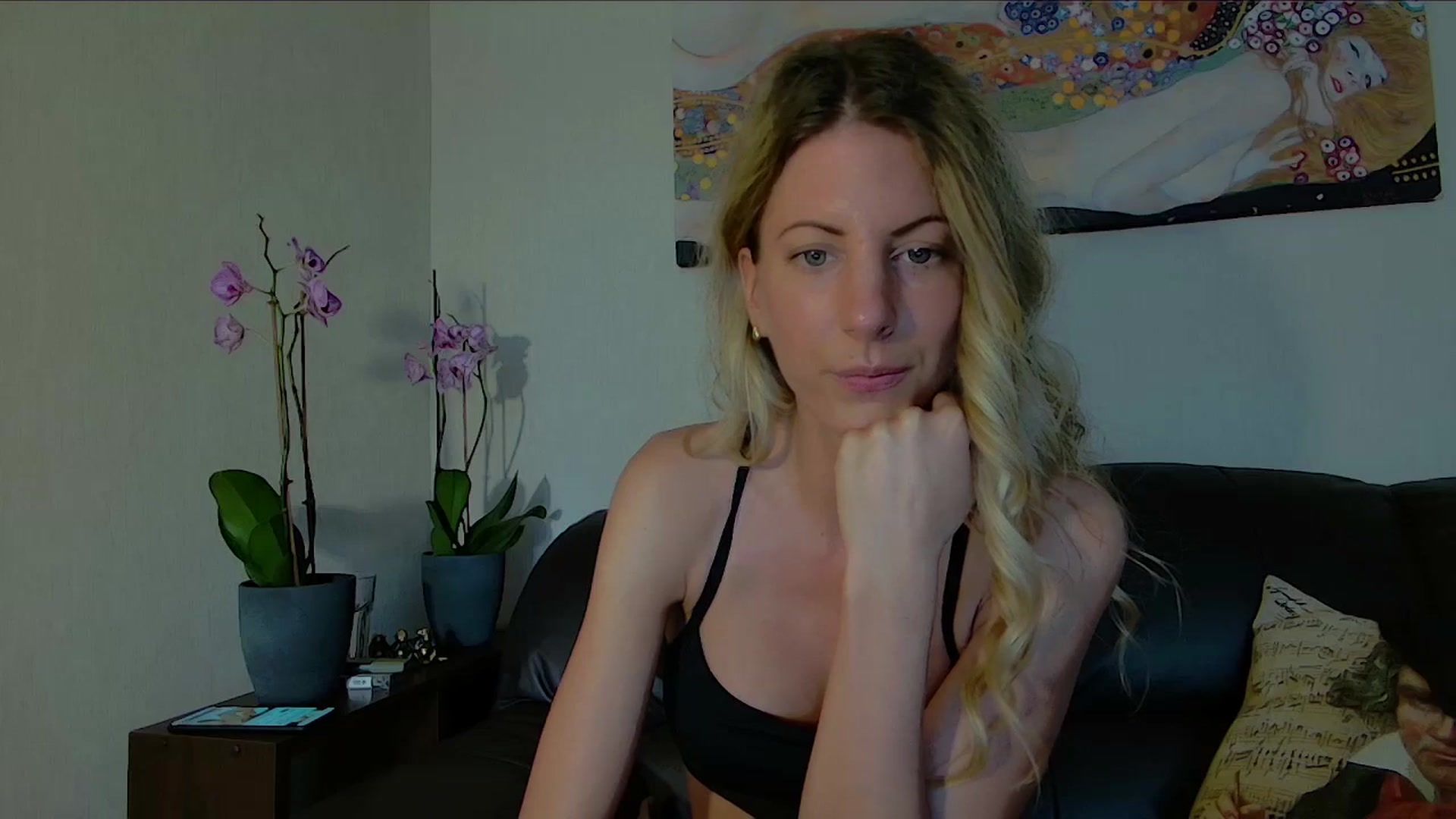 Gallery image thumbnail from Helenadoll's myfreecams stream on, 05/01/2025, 13:23 image 7 of 20