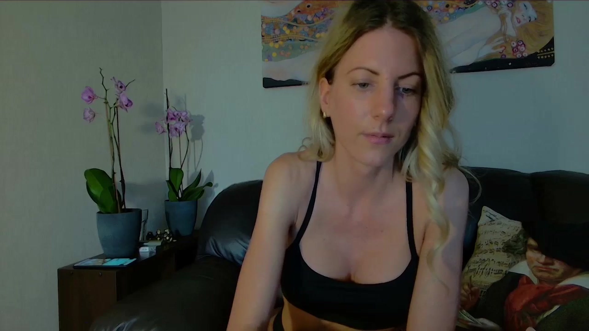 Gallery image thumbnail from Helenadoll's myfreecams stream on, 05/01/2025, 13:23 image 3 of 20
