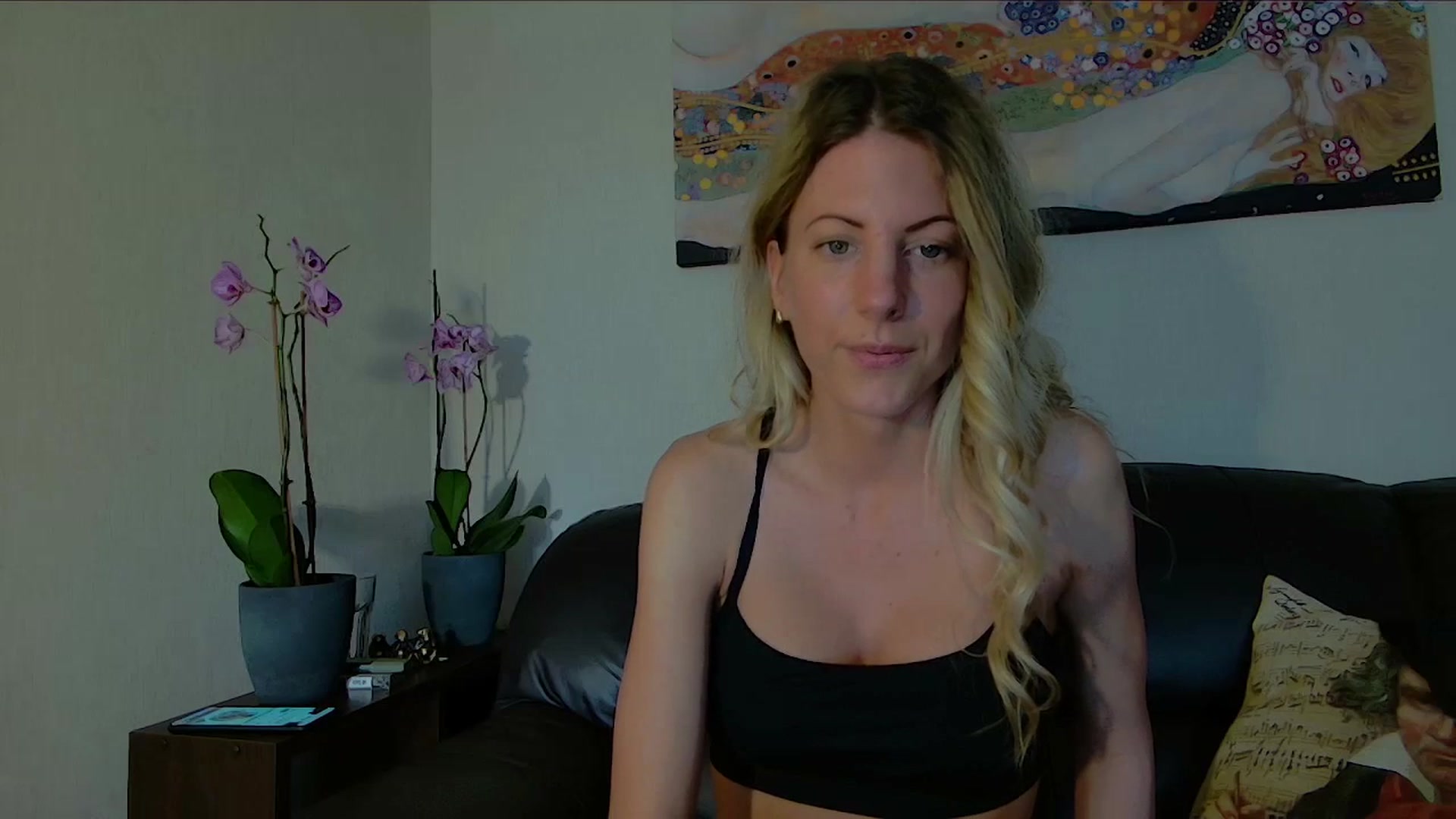Gallery image thumbnail from Helenadoll's myfreecams stream on, 05/01/2025, 13:23 image 9 of 20