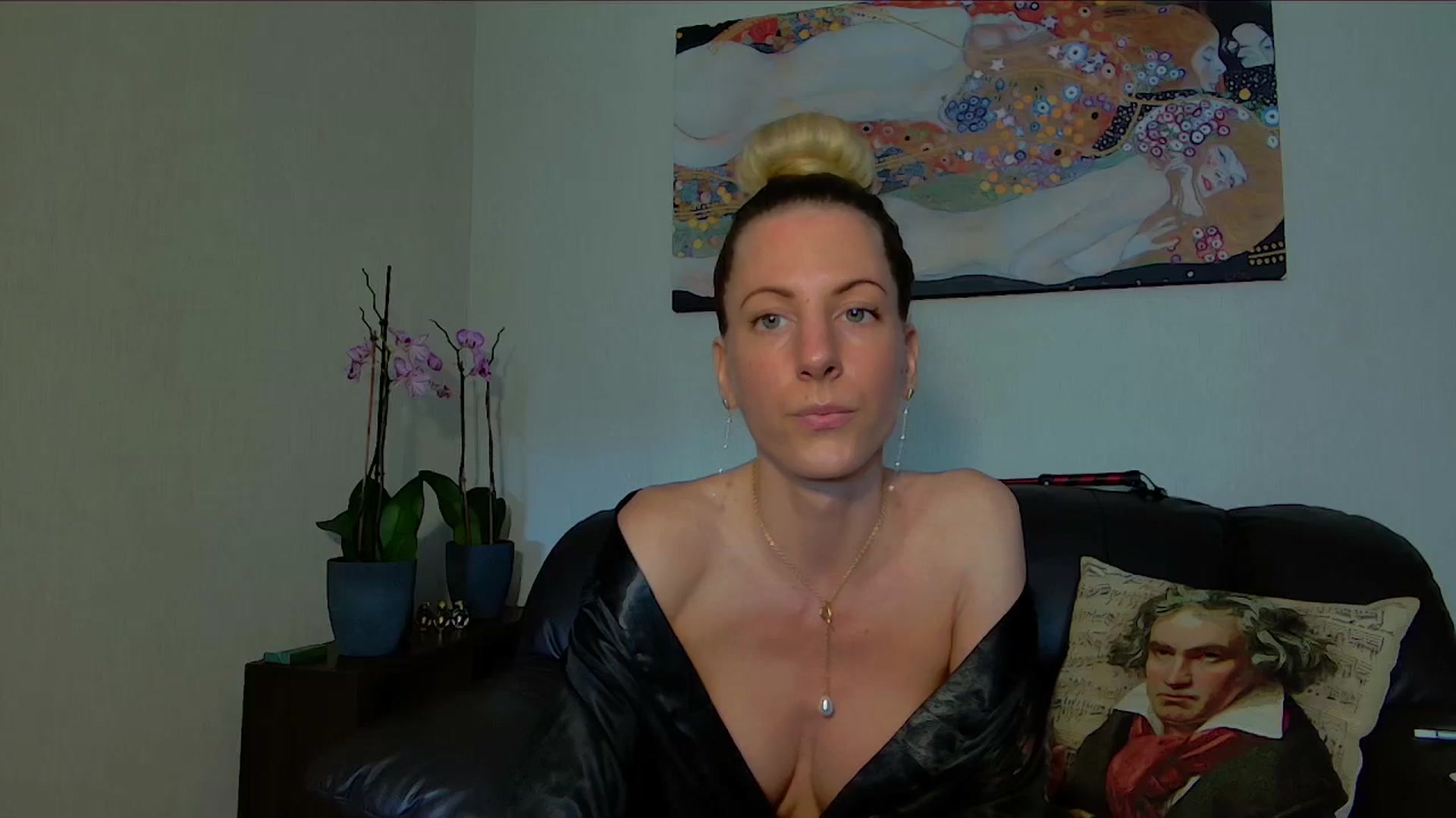 Gallery image thumbnail from Helenadoll's myfreecams stream on, 05/02/2025, 13:28 image 11 of 20