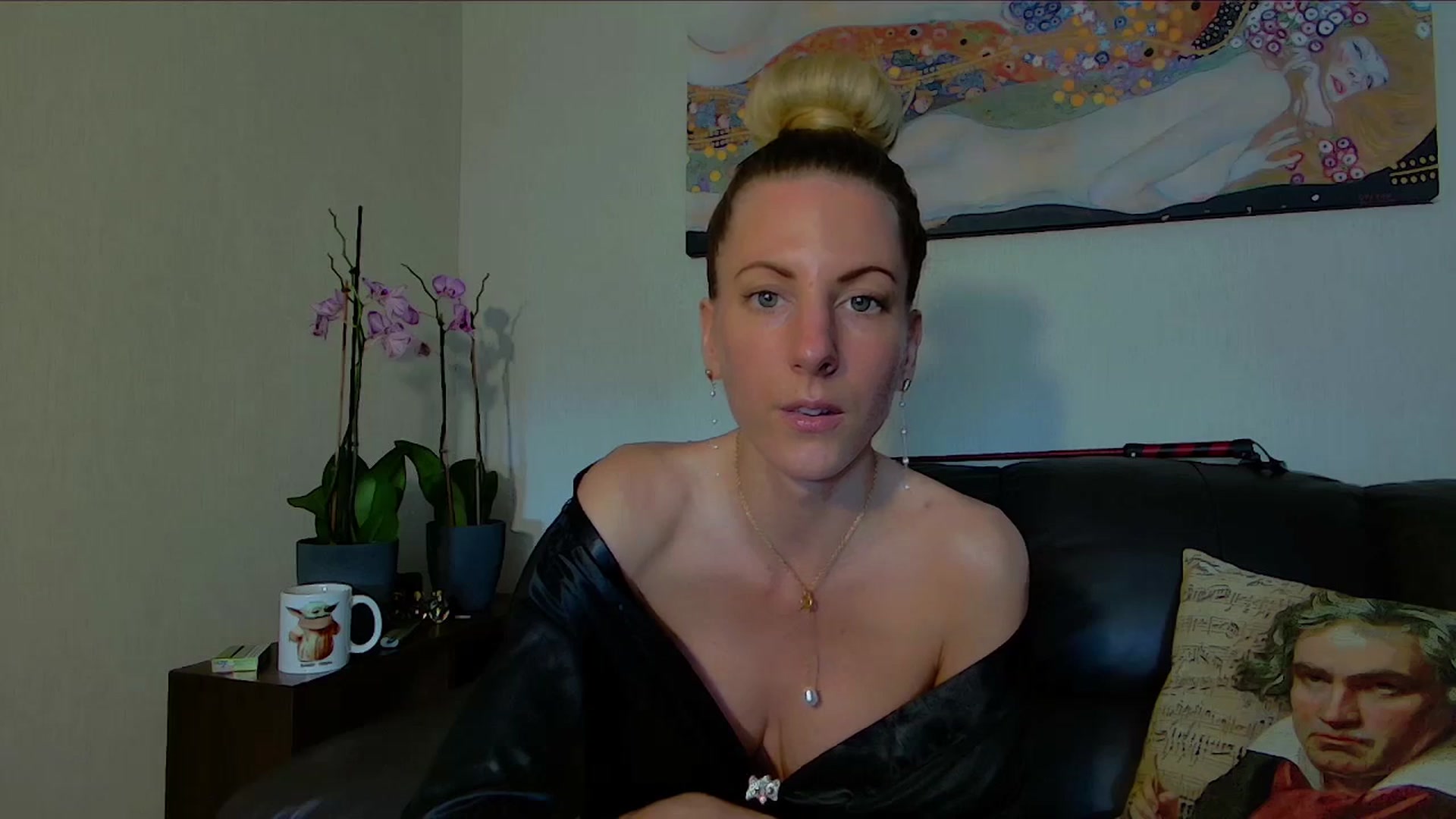 Gallery image thumbnail from Helenadoll's myfreecams stream on, 05/02/2025, 13:28 image 19 of 20