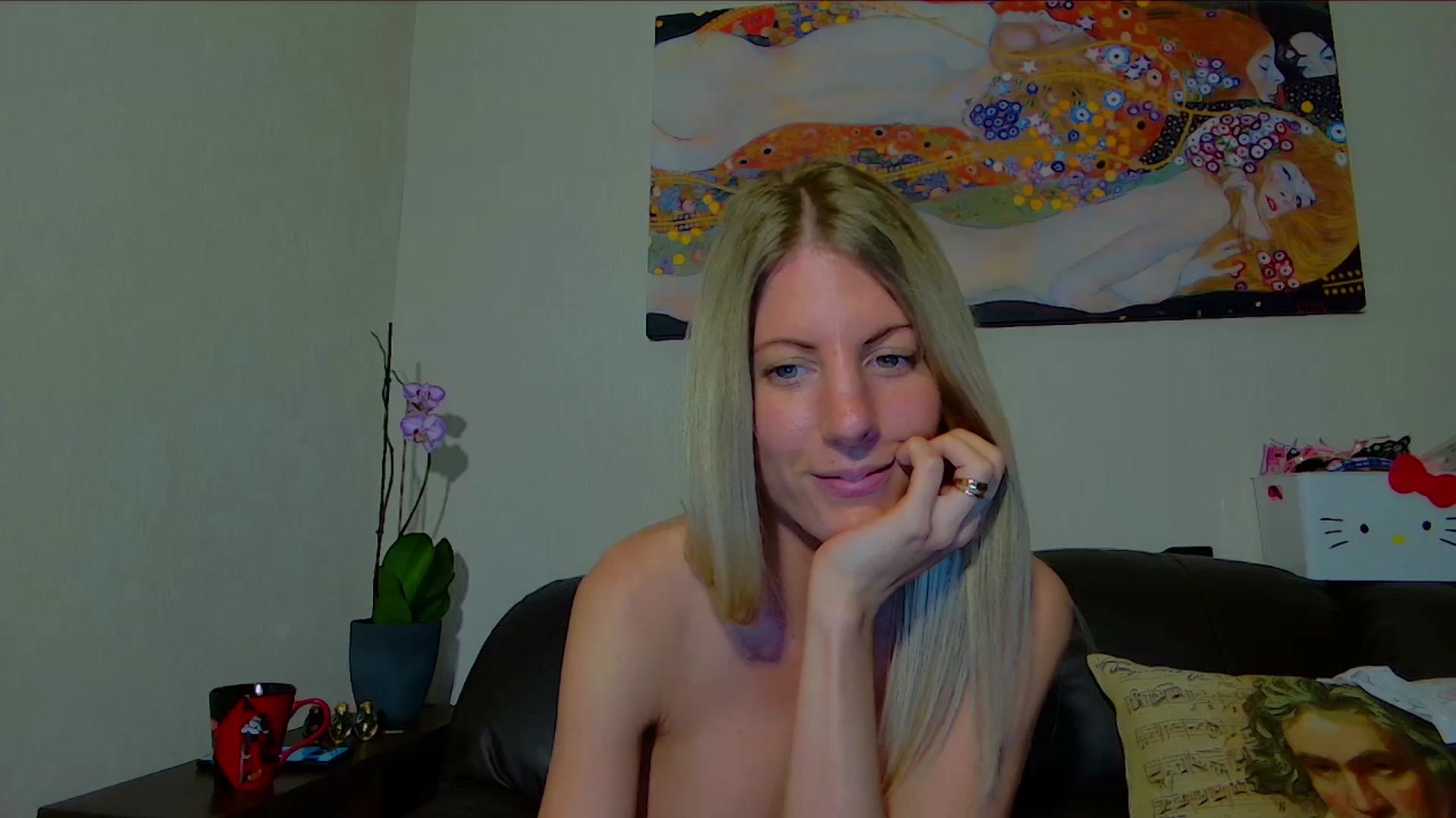 Gallery image thumbnail from Helenadoll's myfreecams stream on, 05/08/2025, 17:27 image 6 of 20