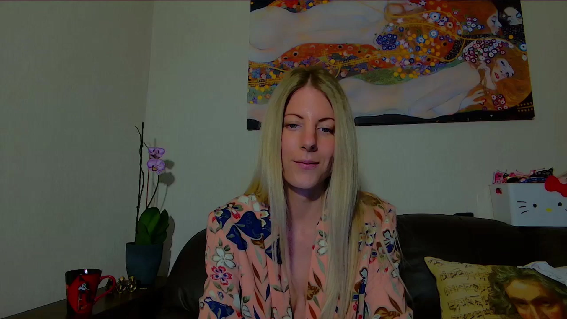Gallery image thumbnail from Helenadoll's myfreecams stream on, 05/08/2025, 17:27 image 10 of 20