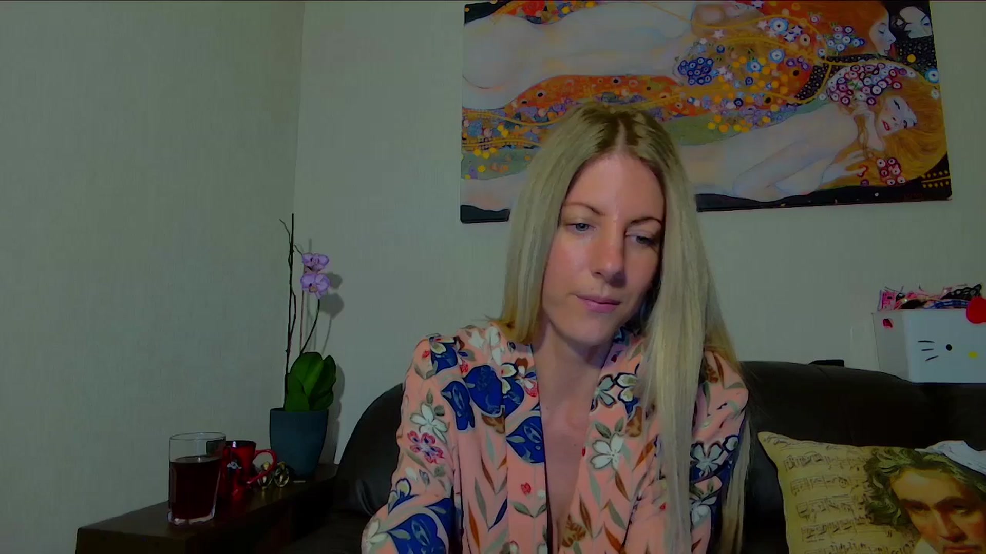 Gallery image thumbnail from Helenadoll's myfreecams stream on, 05/08/2025, 17:27 image 18 of 20