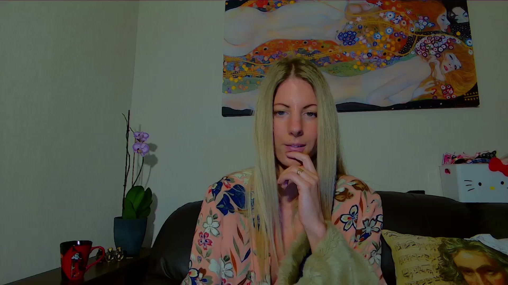 Gallery image thumbnail from Helenadoll's myfreecams stream on, 05/08/2025, 17:27 image 15 of 20