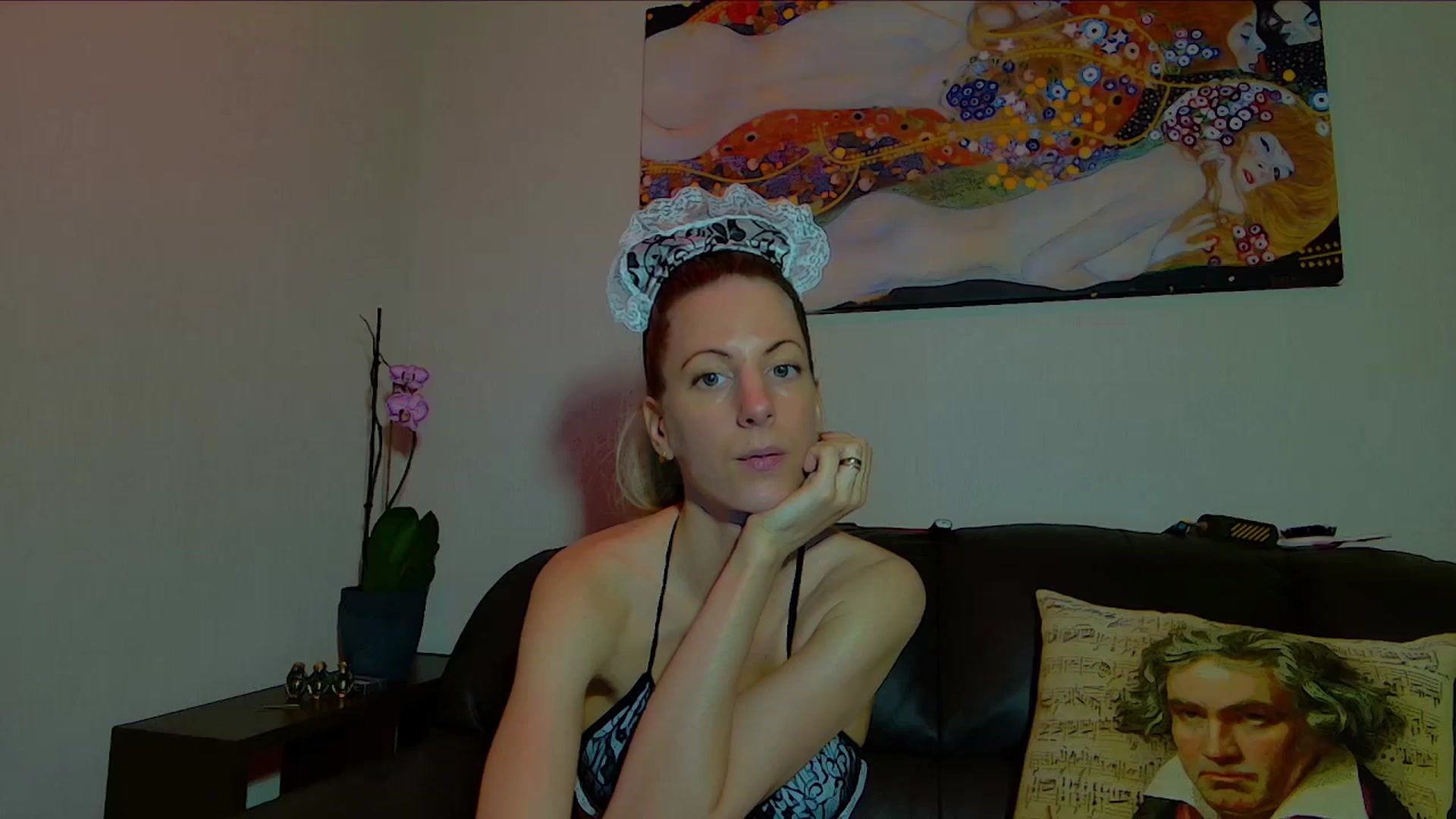 Gallery image thumbnail from Helenadoll's myfreecams stream on, 05/13/2025, 19:02 image 19 of 20