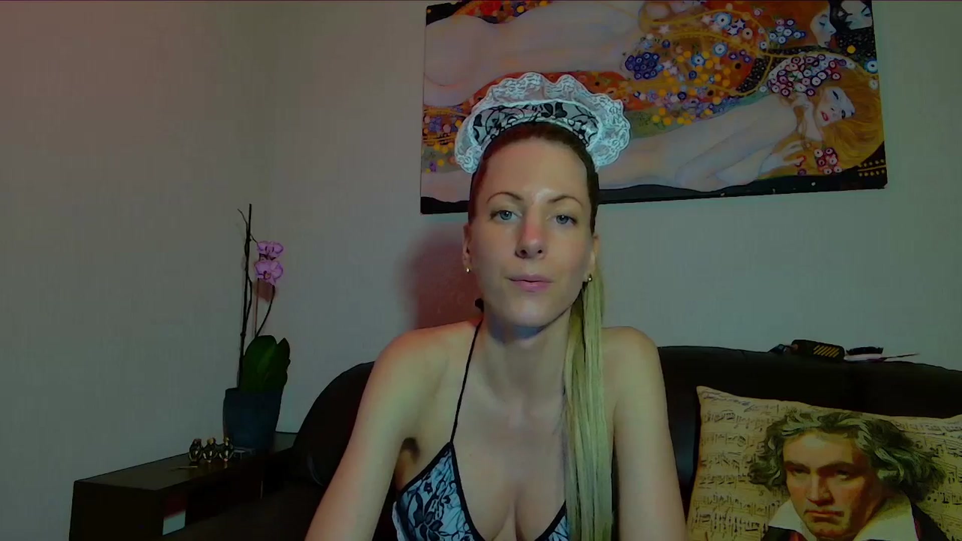Gallery image thumbnail from Helenadoll's myfreecams stream on, 05/13/2025, 19:02 image 16 of 20