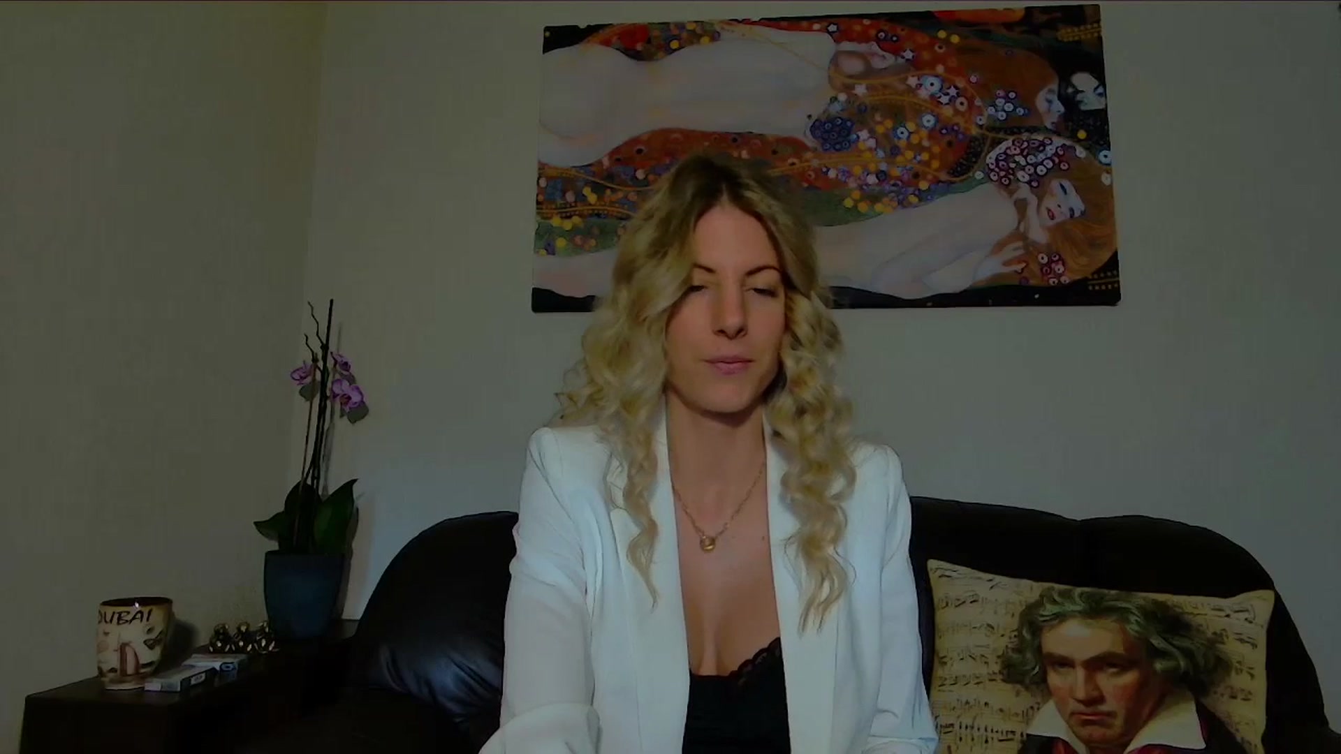 Gallery image thumbnail from Helenadoll's myfreecams stream on, 05/15/2025, 11:40 image 3 of 20