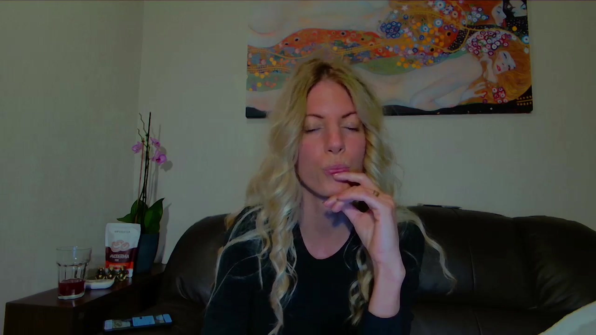 Gallery image thumbnail from Helenadoll's myfreecams stream on, 05/15/2025, 21:37 image 12 of 20