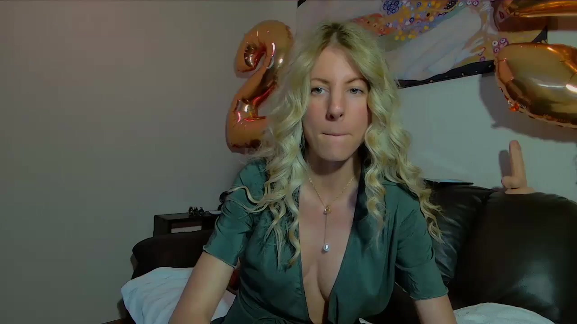 Gallery image thumbnail from Helenadoll's myfreecams stream on, 05/17/2025, 17:21 image 13 of 20