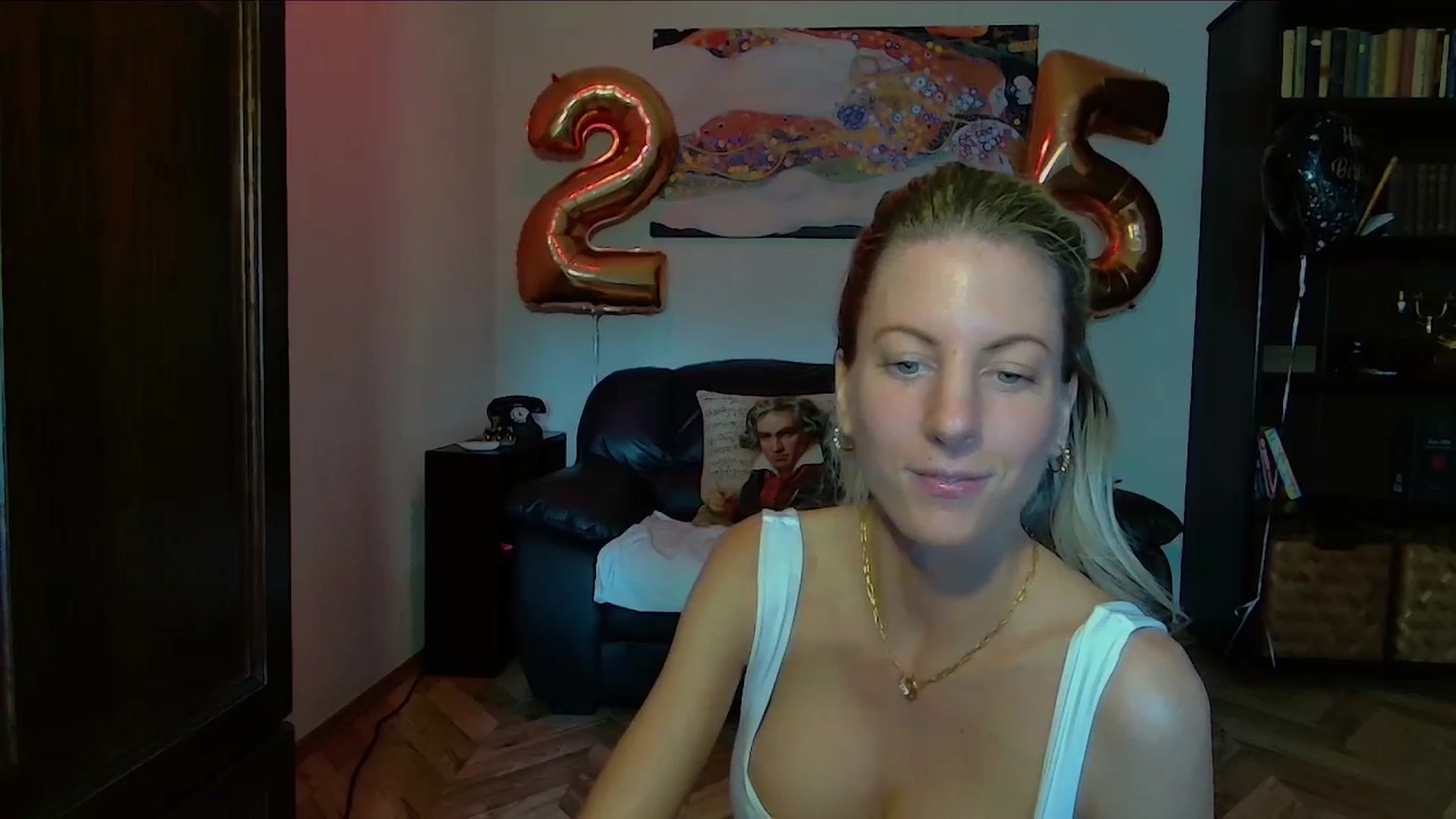 Gallery image thumbnail from Helenadoll's myfreecams stream on, 05/20/2025, 15:22 image 4 of 20