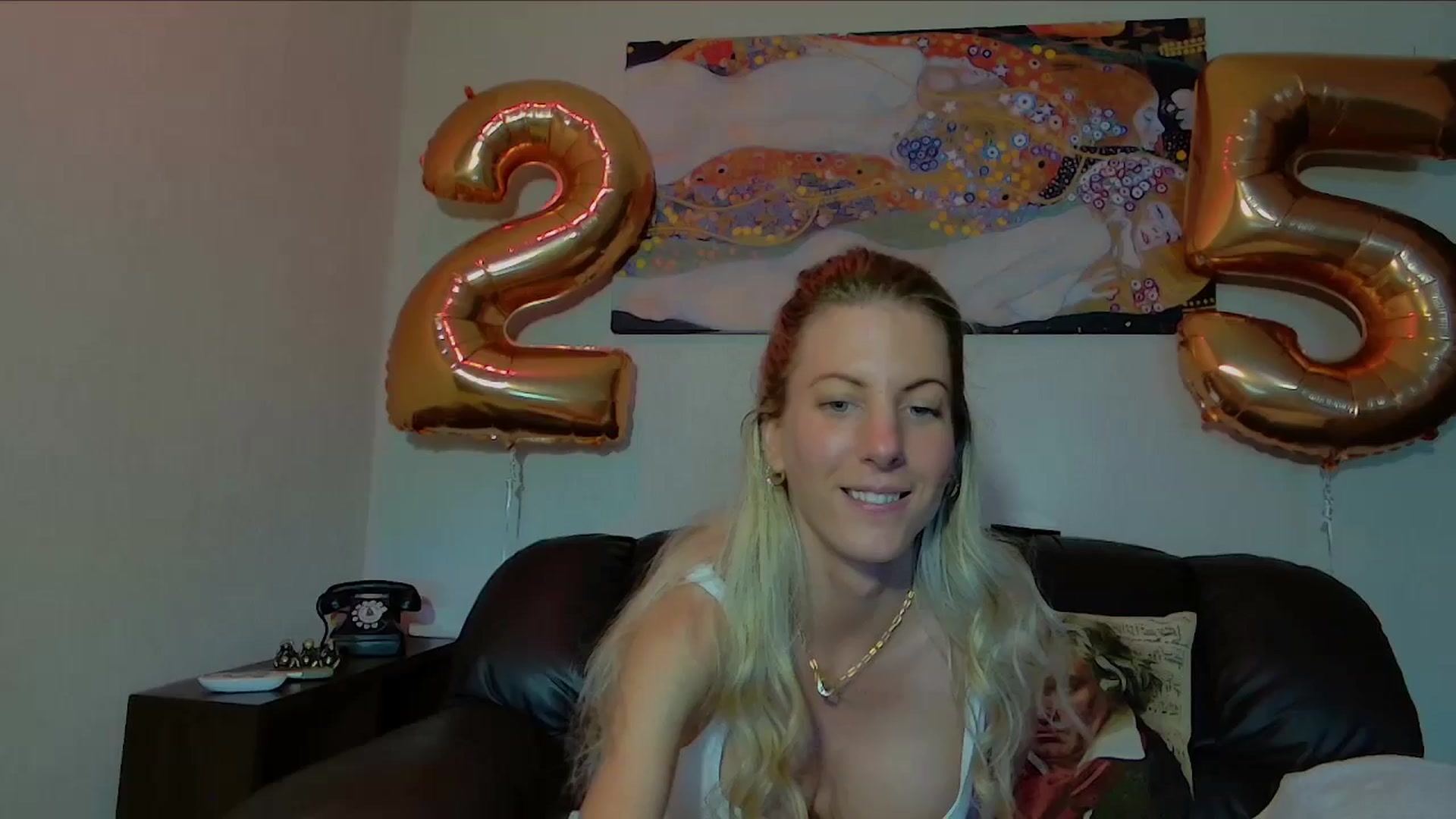 Gallery image thumbnail from Helenadoll's myfreecams stream on, 05/20/2025, 18:01 image 4 of 20