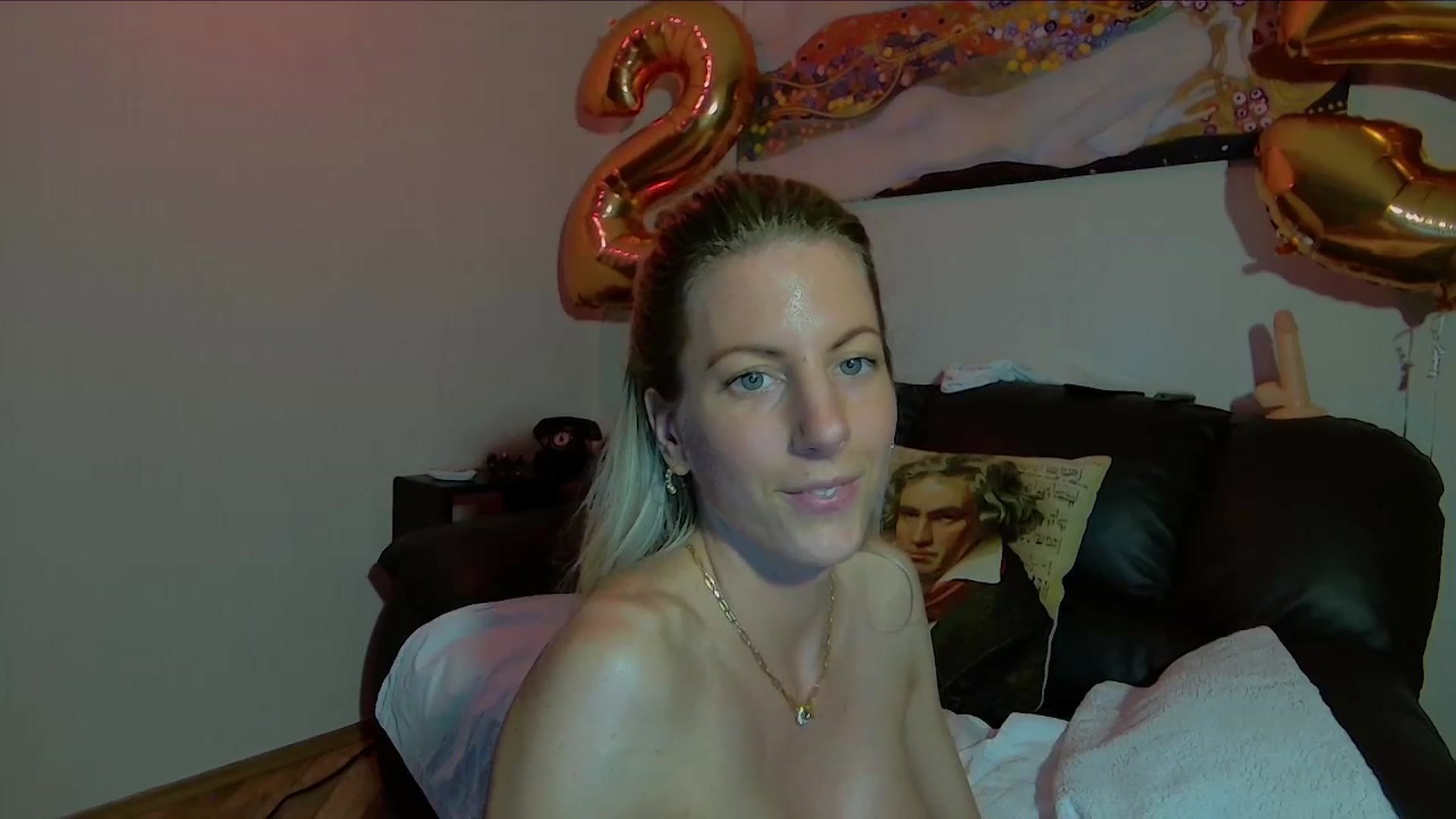 Gallery image thumbnail from Helenadoll's myfreecams stream on, 05/20/2025, 18:13 image 16 of 20
