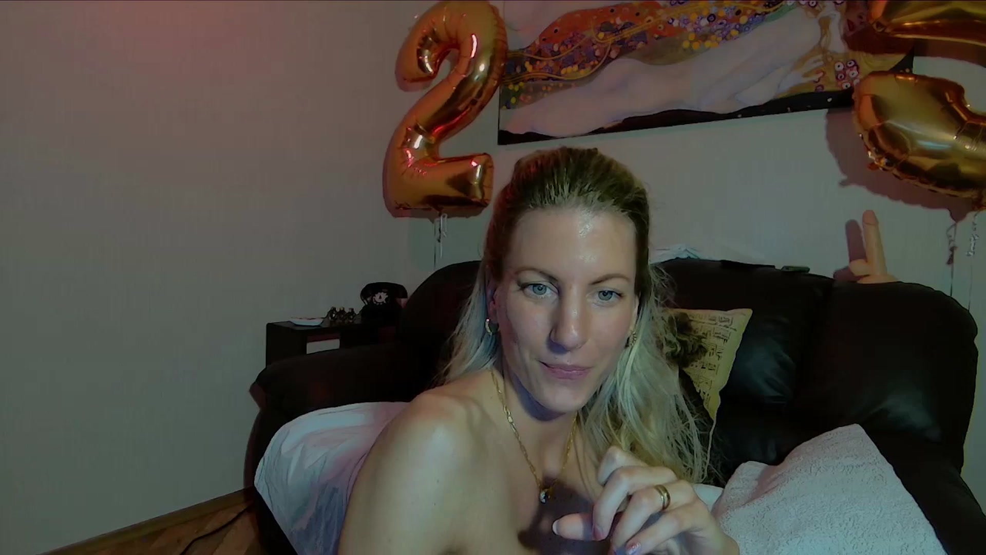 Gallery image thumbnail from Helenadoll's myfreecams stream on, 05/20/2025, 18:13 image 17 of 20
