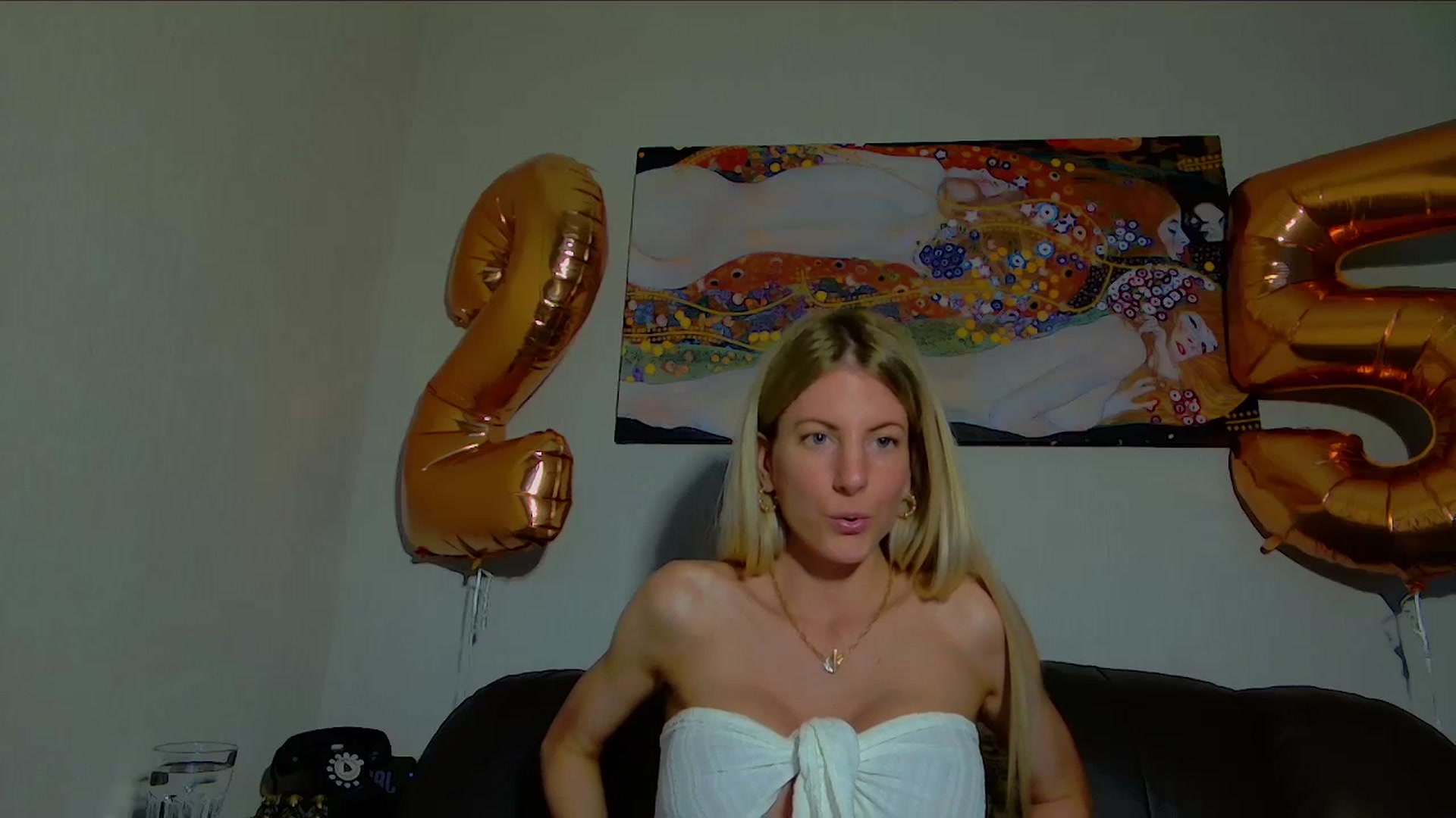 Gallery image thumbnail from Helenadoll's myfreecams stream on, 05/28/2025, 18:19 image 19 of 20
