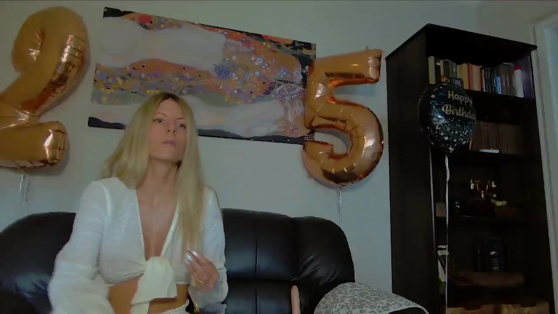 Gallery image thumbnail from Helenadoll's myfreecams stream on, 05/29/2025, 11:23 image 2 of 20