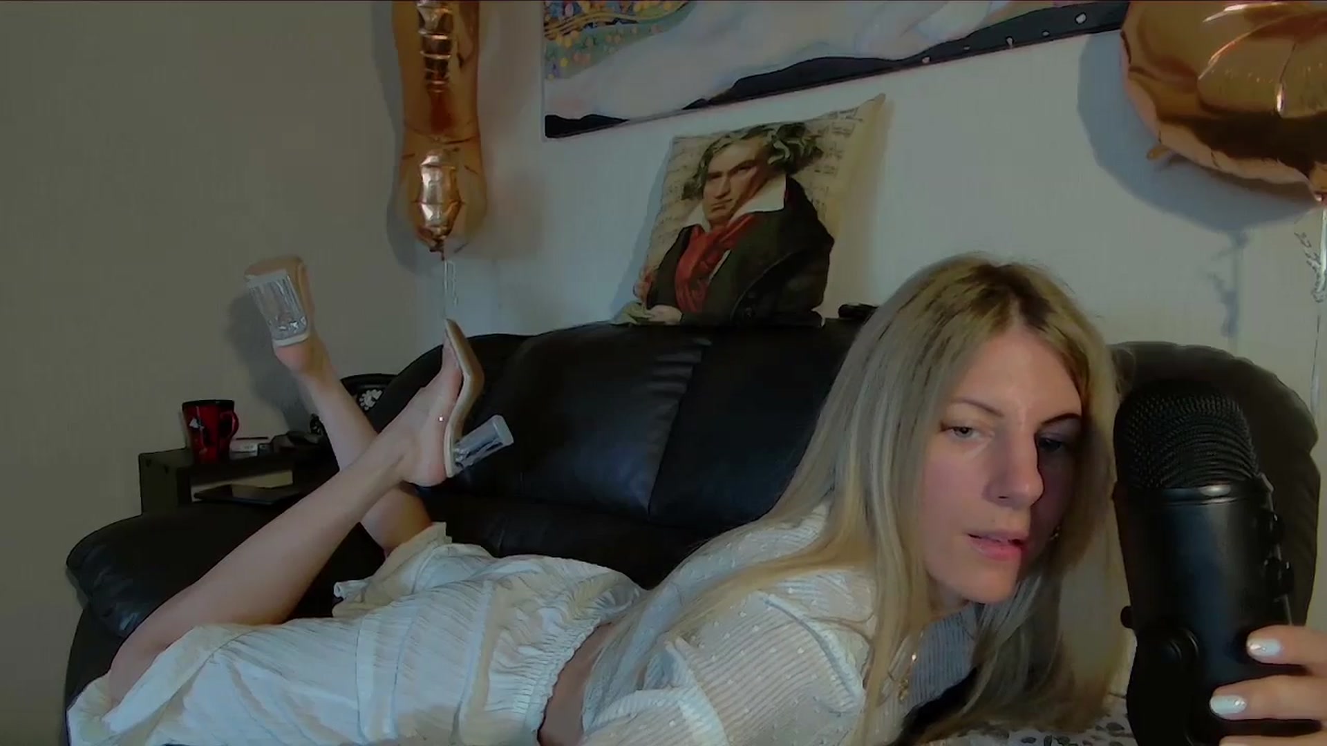 Gallery image thumbnail from Helenadoll's myfreecams stream on, 05/29/2025, 14:09 image 5 of 20
