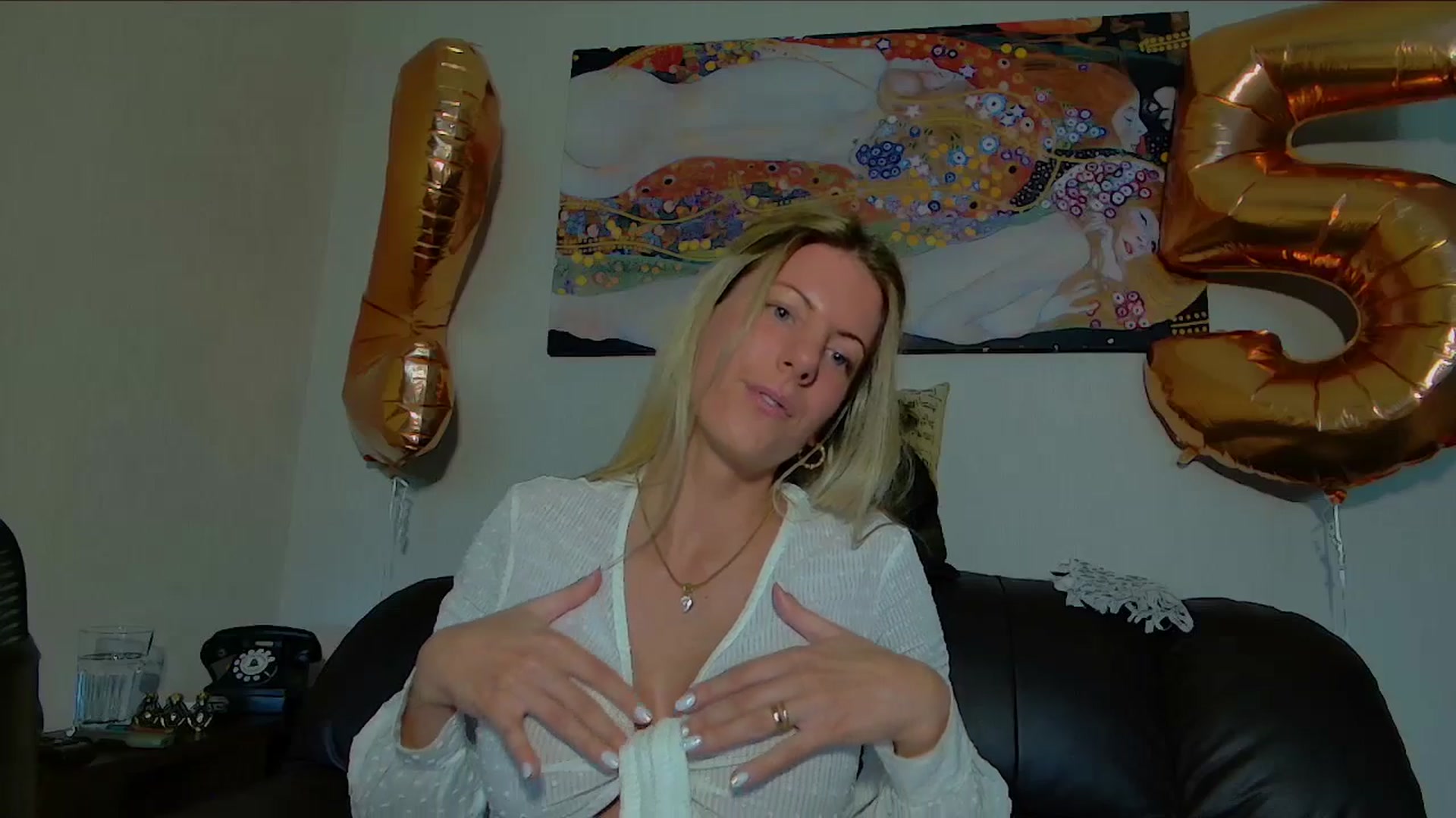 Gallery image thumbnail from Helenadoll's myfreecams stream on, 05/30/2025, 12:38 image 16 of 20