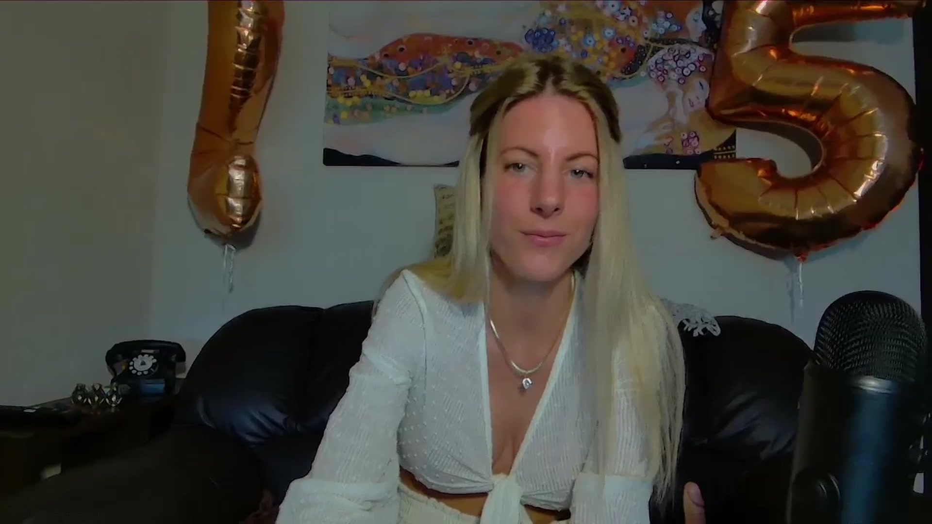 Gallery image thumbnail from Helenadoll's myfreecams stream on, 05/30/2025, 12:38 image 5 of 20