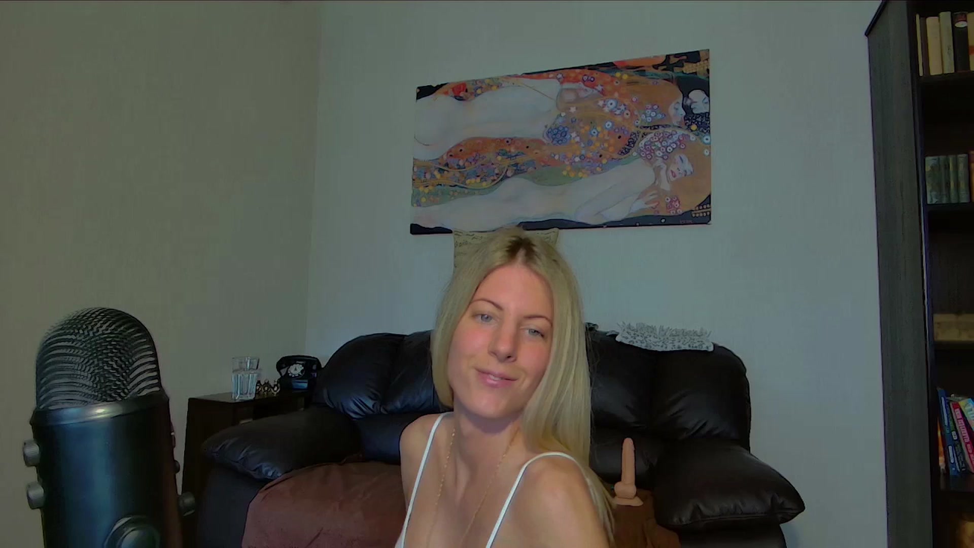 Gallery image thumbnail from Helenadoll's myfreecams stream on, 06/04/2025, 16:00 image 1 of 20