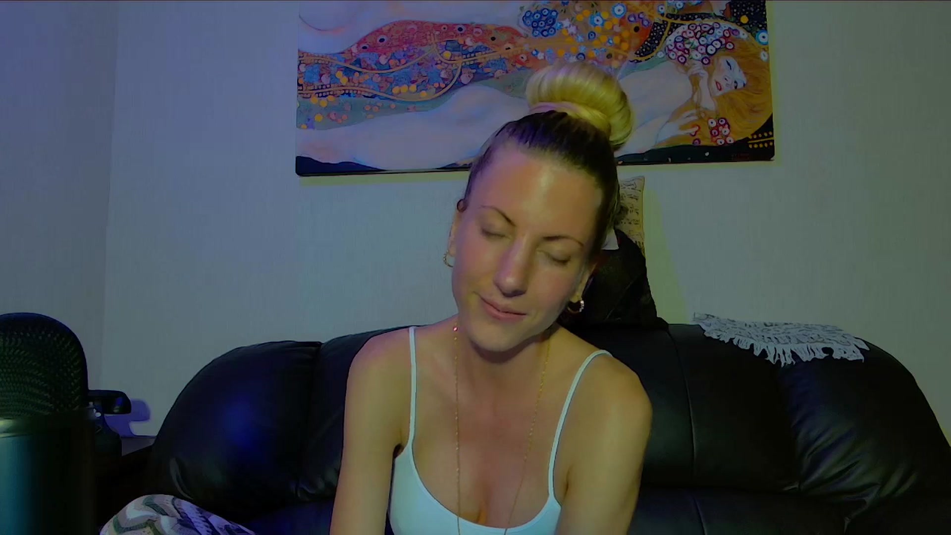 Gallery image thumbnail from Helenadoll's myfreecams stream on, 07/11/2025, 21:51 image 8 of 20