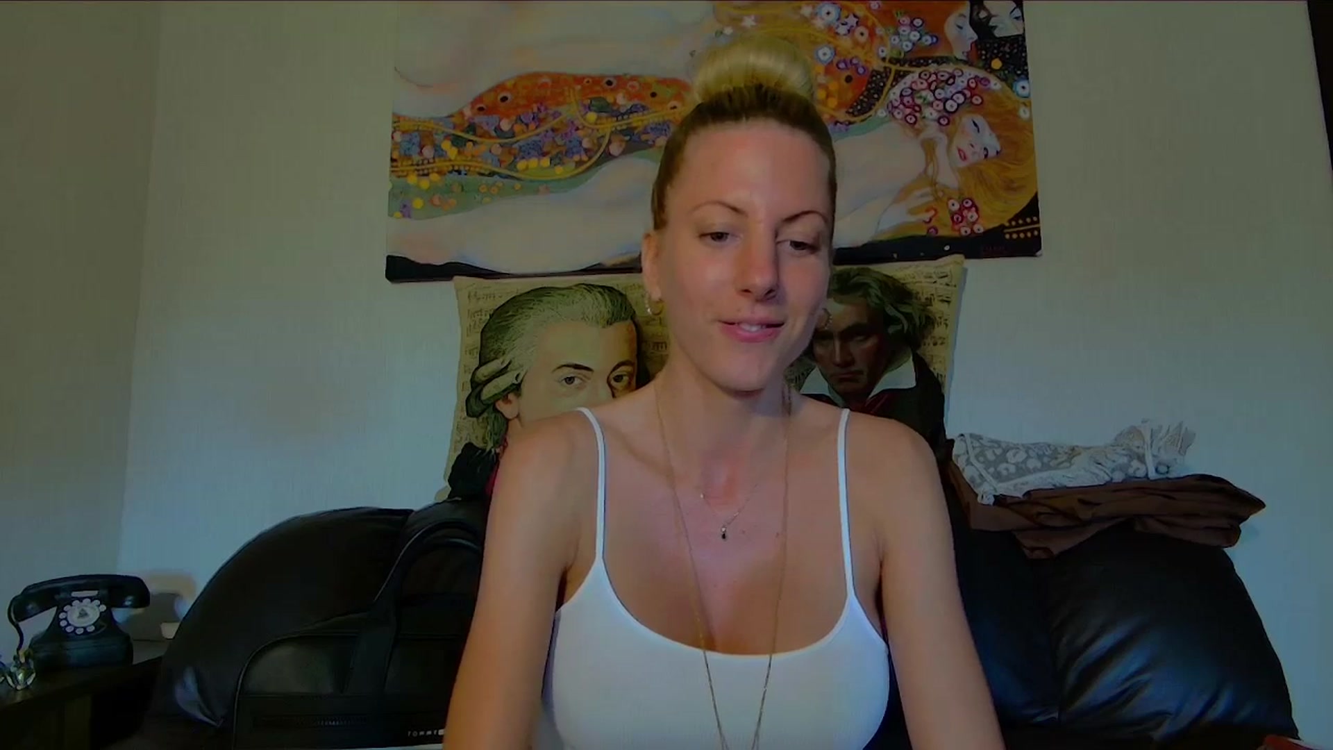 Gallery image thumbnail from Helenadoll's myfreecams stream on, 07/31/2025, 16:58 image 5 of 20