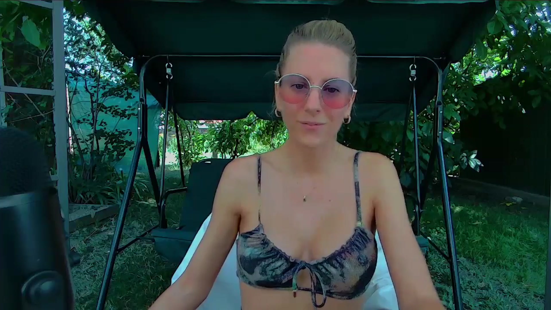 Gallery image thumbnail from Helenadoll's myfreecams stream on, 08/12/2025, 12:11 image 14 of 20