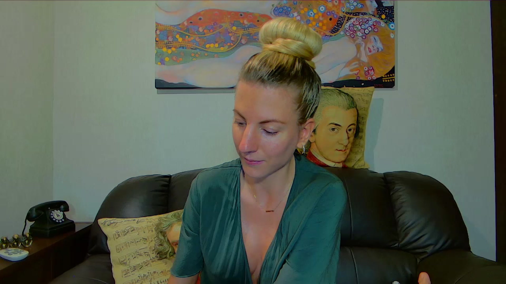 Gallery image thumbnail from Helenadoll's myfreecams stream on, 09/19/2025, 16:58 image 17 of 20