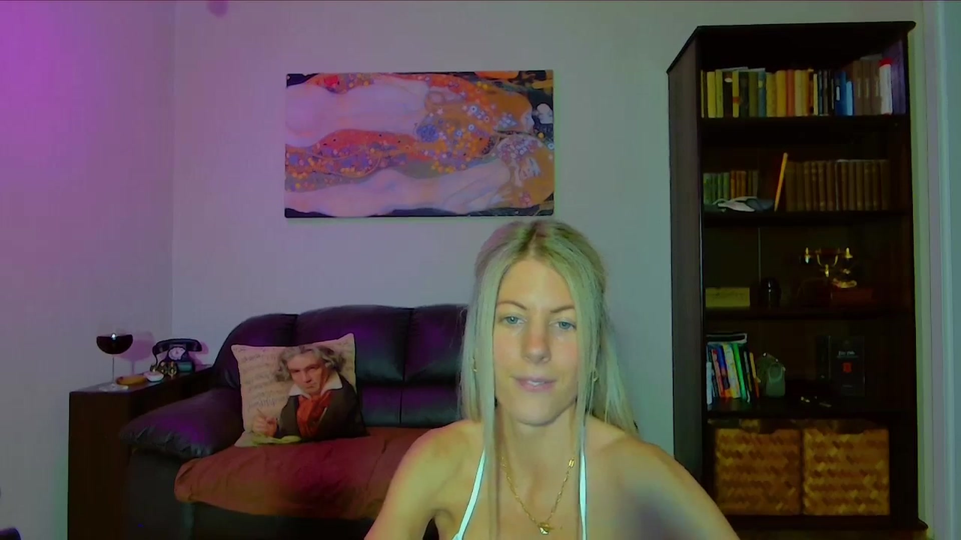 Gallery image thumbnail from Helenadoll's myfreecams stream on, 10/06/2025, 16:31 image 13 of 20