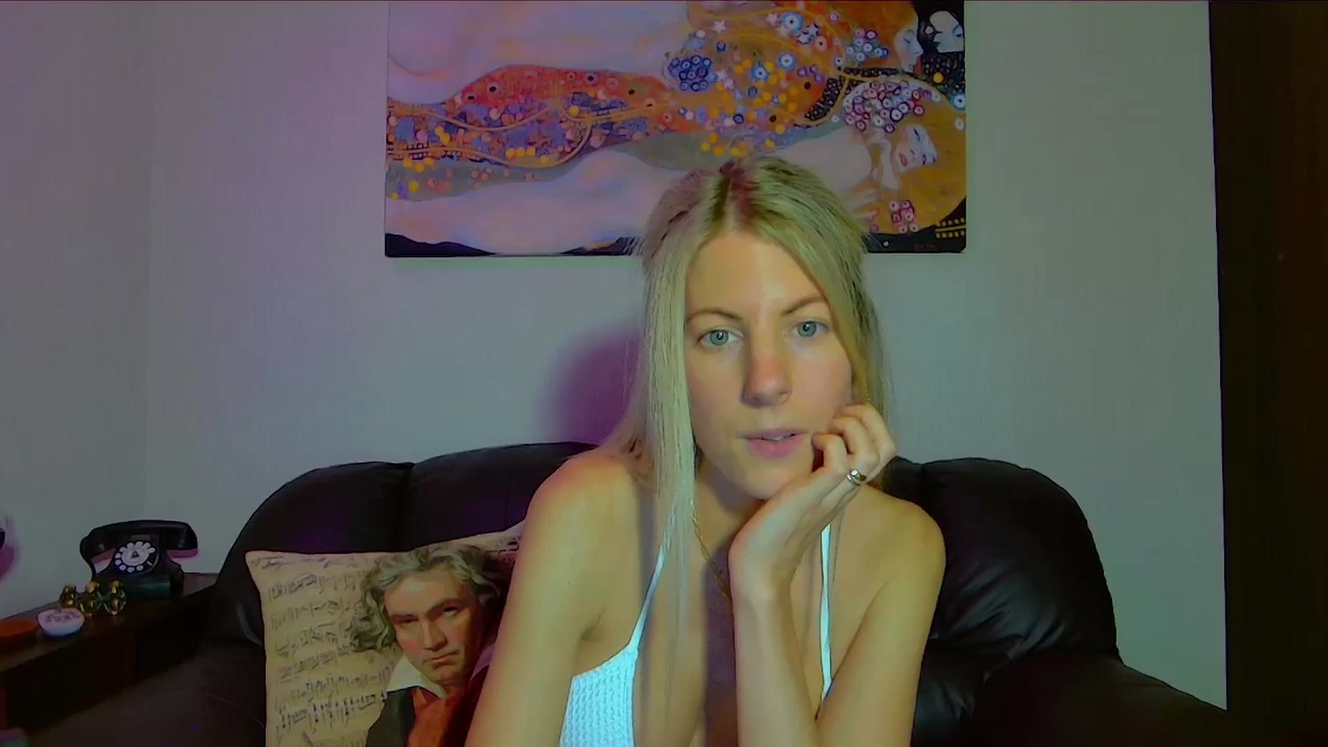 Gallery image thumbnail from Helenadoll's myfreecams stream on, 10/06/2025, 16:31 image 15 of 20