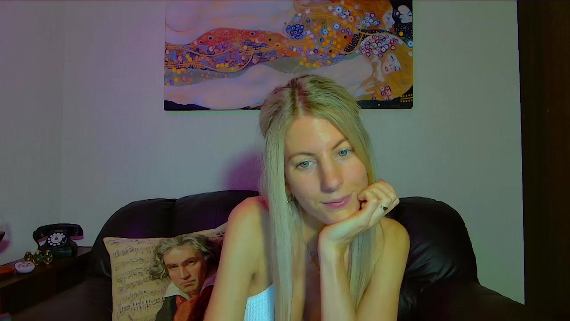 Gallery image thumbnail from Helenadoll's myfreecams stream on, 10/06/2025, 16:54 image 2 of 20