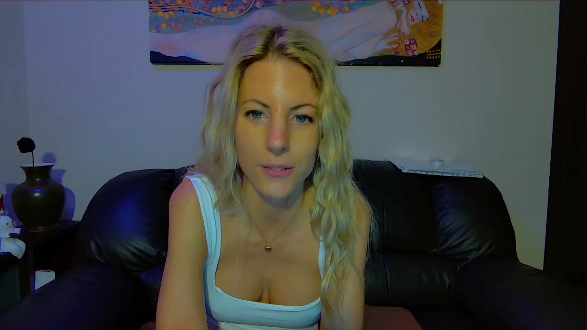 Gallery image thumbnail from Helenadoll's myfreecams stream on, 12/29/2025, 19:40 image 15 of 20