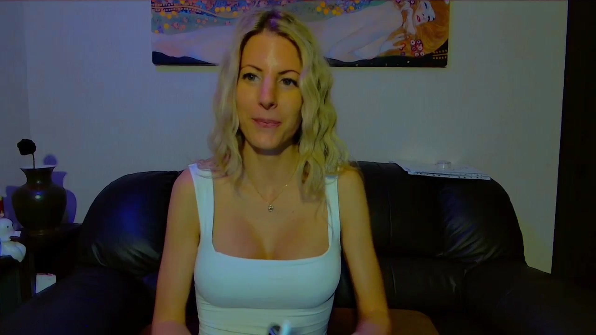 Gallery image thumbnail from Helenadoll's myfreecams stream on, 12/29/2025, 19:40 image 9 of 20