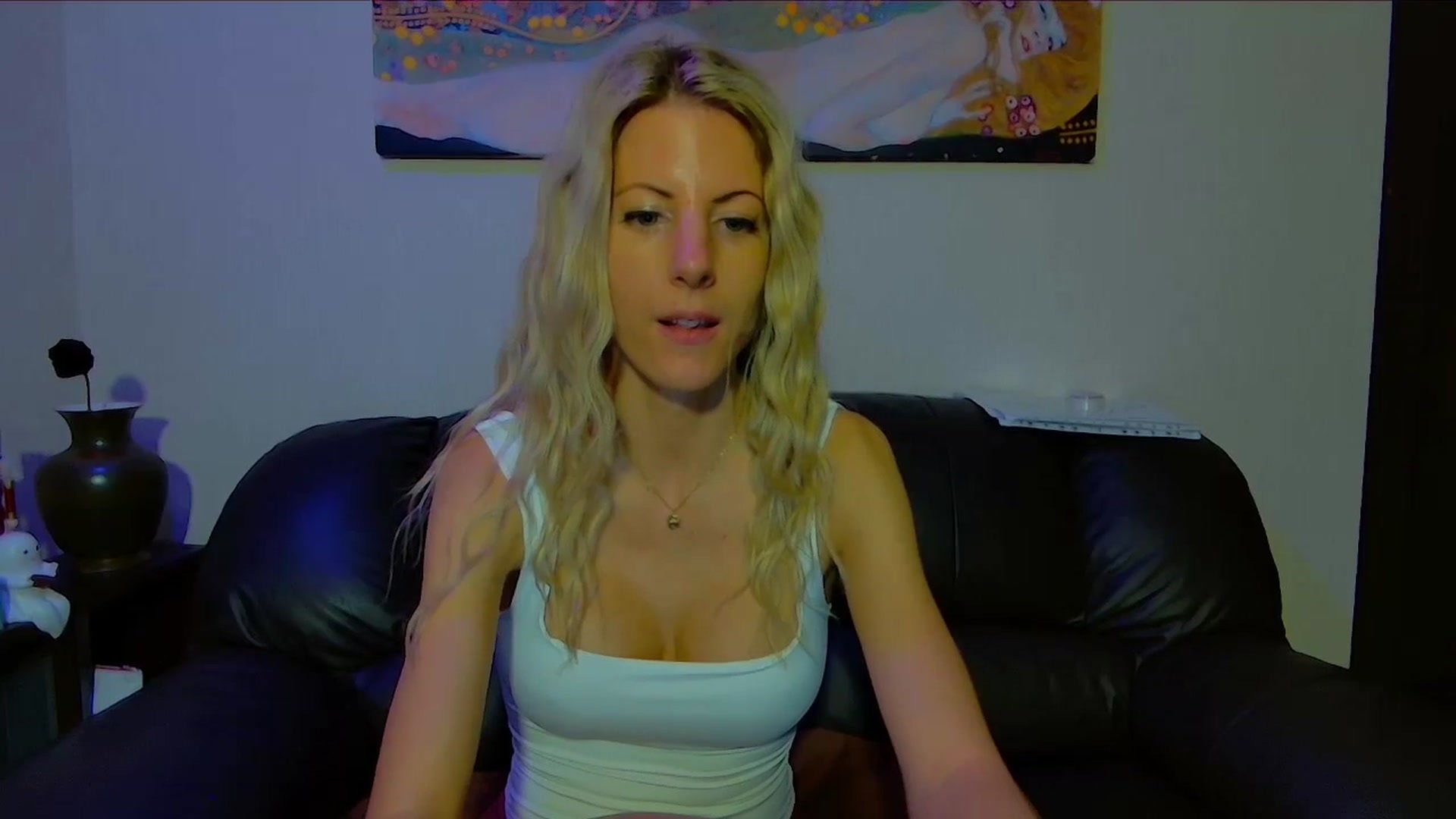 Gallery image thumbnail from Helenadoll's myfreecams stream on, 12/29/2025, 19:40 image 18 of 20