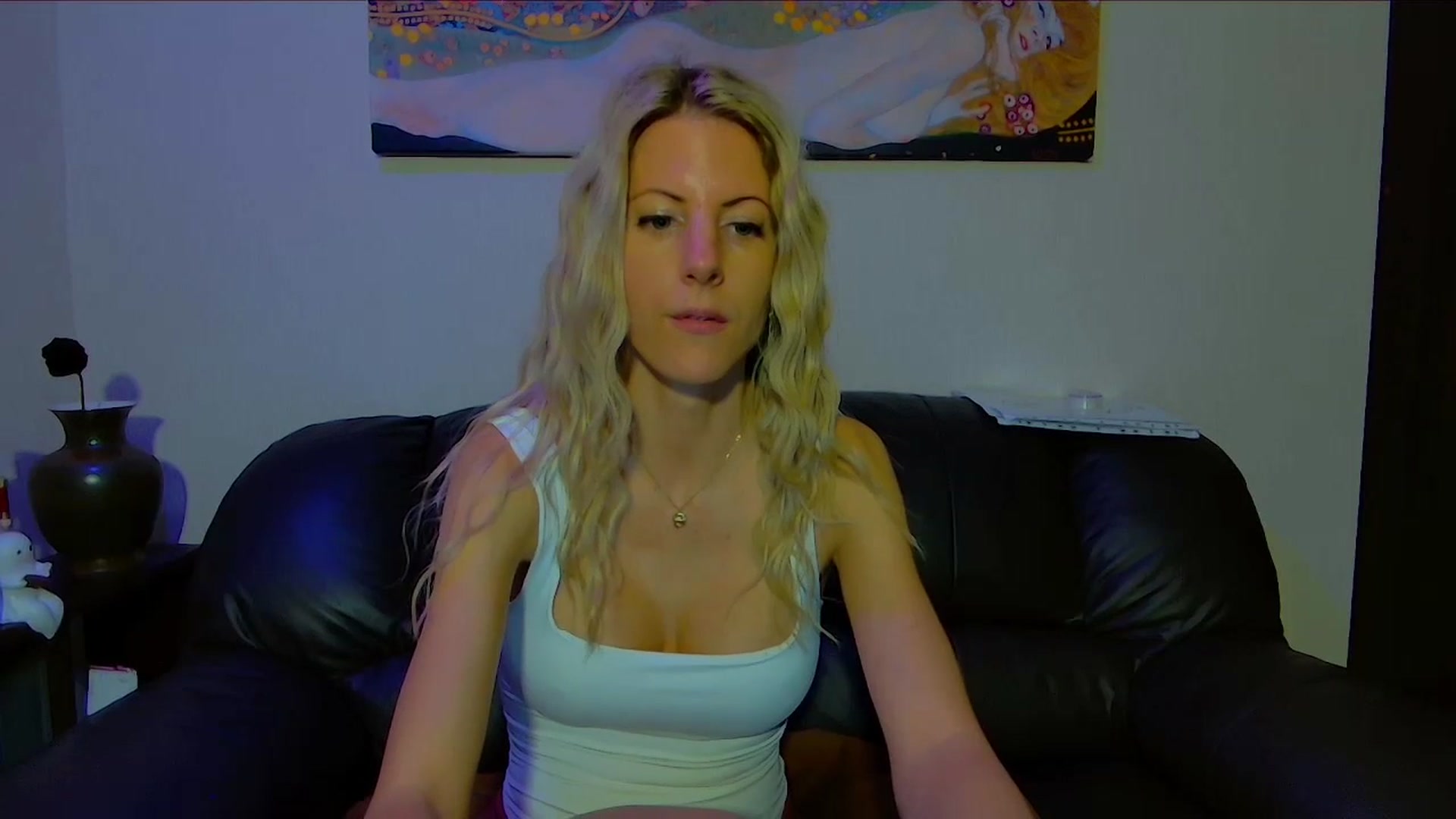 Gallery image thumbnail from Helenadoll's myfreecams stream on, 12/29/2025, 19:40 image 17 of 20