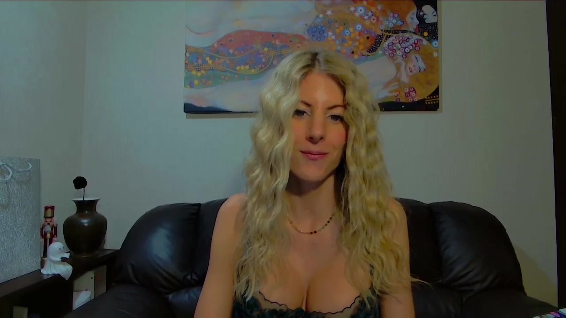 Gallery image thumbnail from Helenadoll's myfreecams stream on, 12/31/2025, 22:45 image 2 of 20