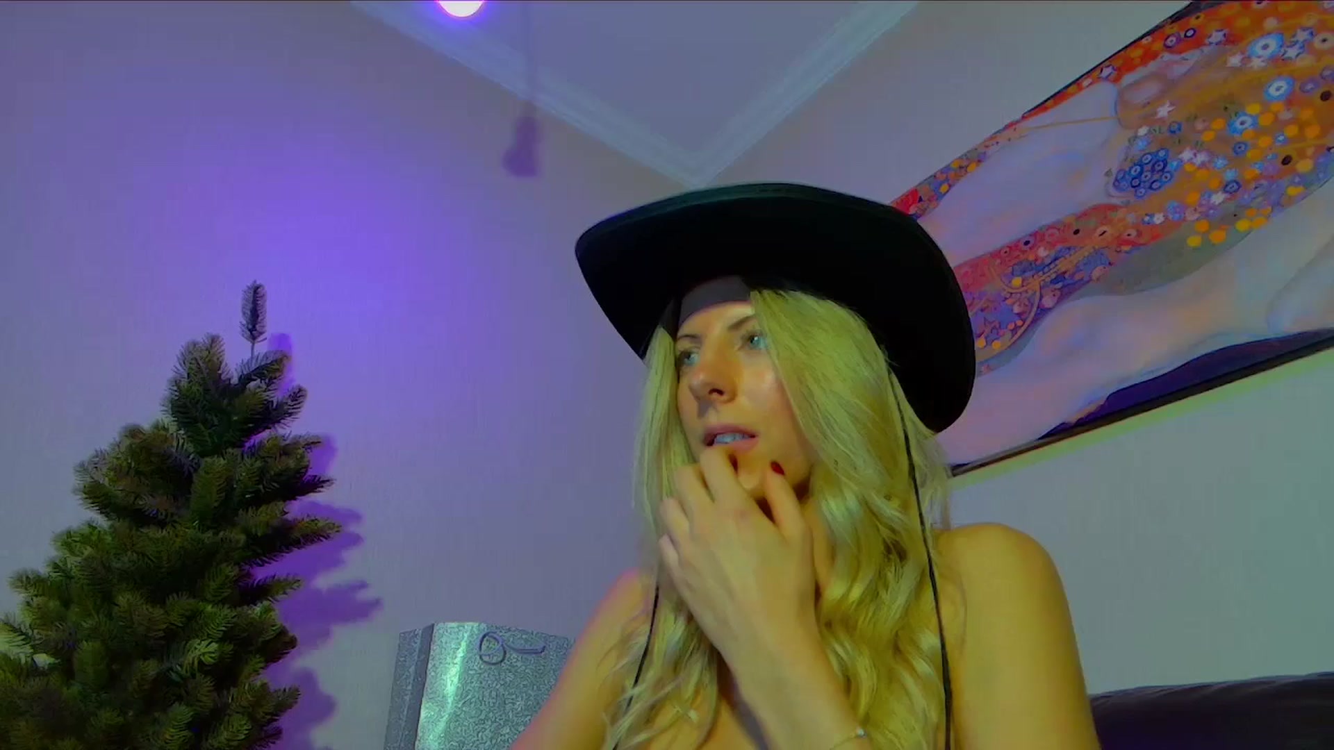 Gallery image thumbnail from Helenadoll's myfreecams stream on, 01/06/2026, 20:01 image 6 of 20